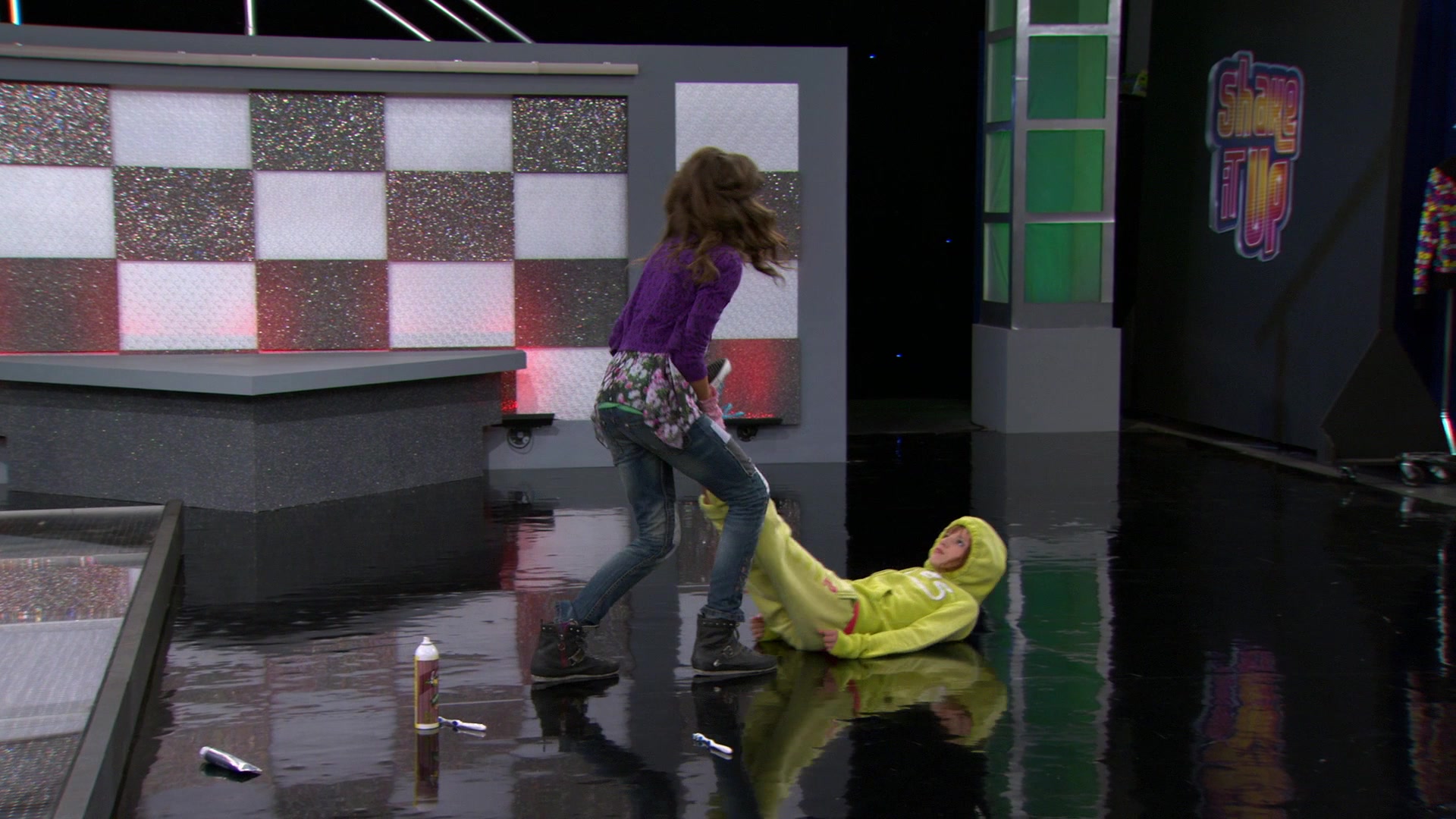 Shake_It_Up_S01E08_1080p_BTD_002199.jpg Shake_It_Up_S01E08_1080p_BTD_002199.jpg