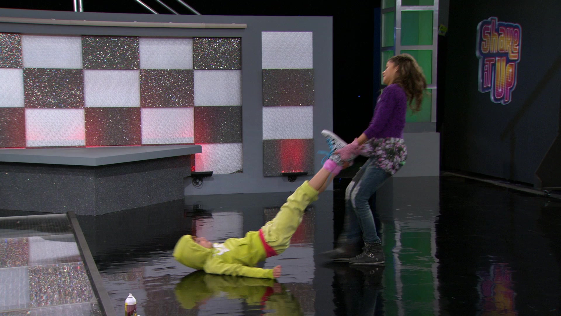 Shake_It_Up_S01E08_1080p_BTD_002285.jpg Shake_It_Up_S01E08_1080p_BTD_002285.jpg