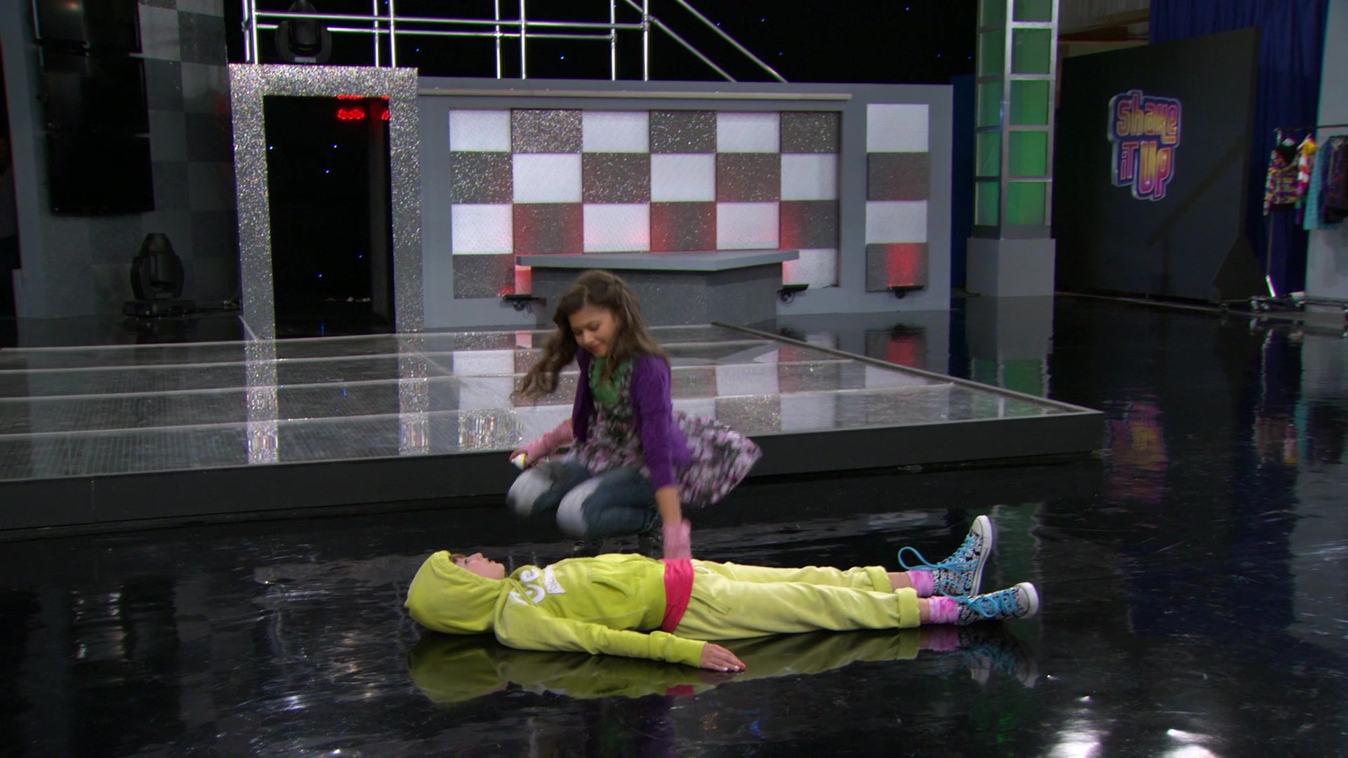 Shake_It_Up_S01E08_1080p_BTD_002305.jpg Shake_It_Up_S01E08_1080p_BTD_002305.jpg