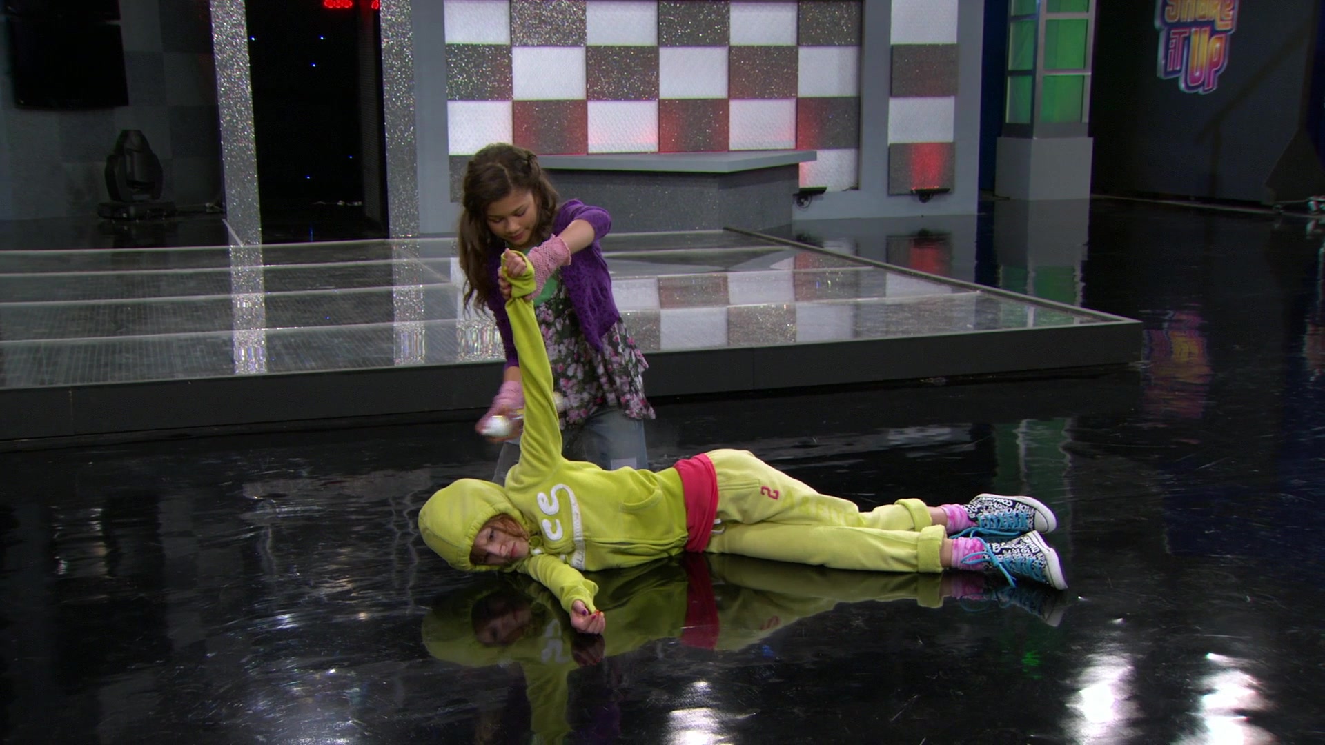 Shake_It_Up_S01E08_1080p_BTD_002309.jpg Shake_It_Up_S01E08_1080p_BTD_002309.jpg