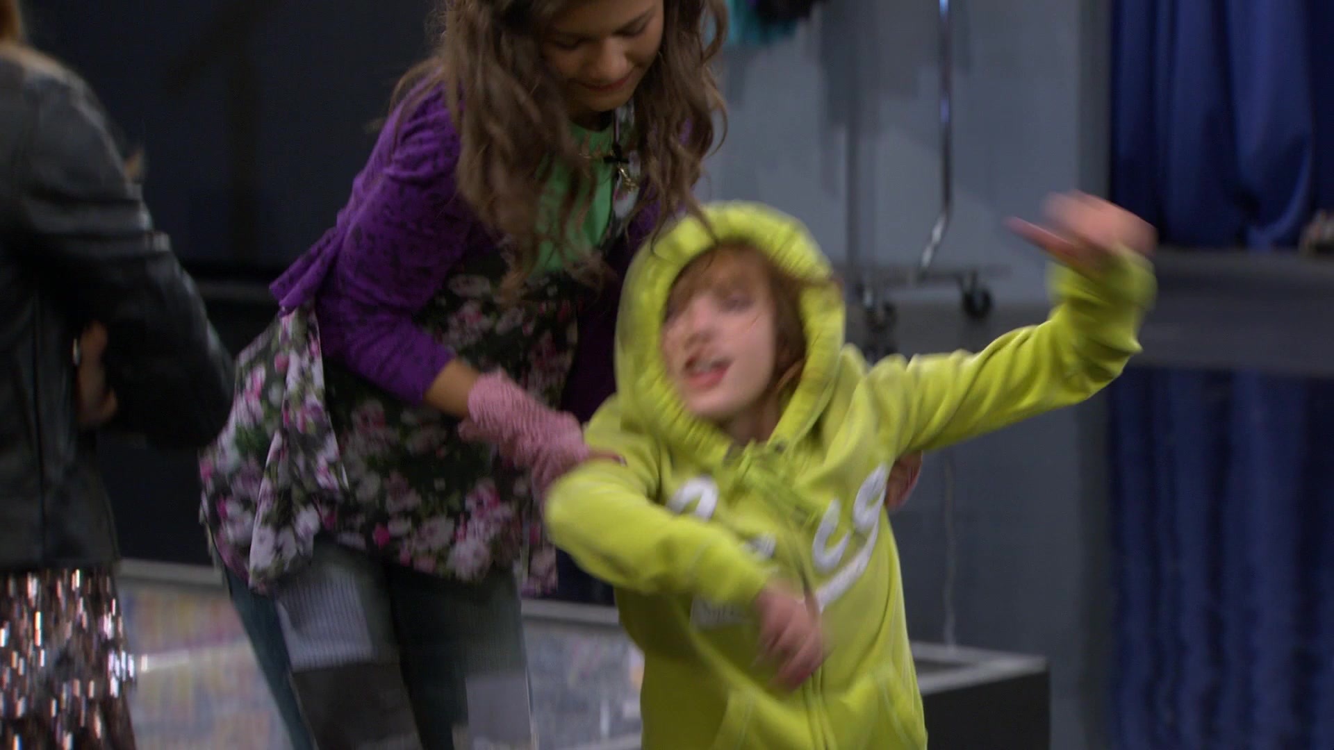 Shake_It_Up_S01E08_1080p_BTD_002408.jpg Shake_It_Up_S01E08_1080p_BTD_002408.jpg
