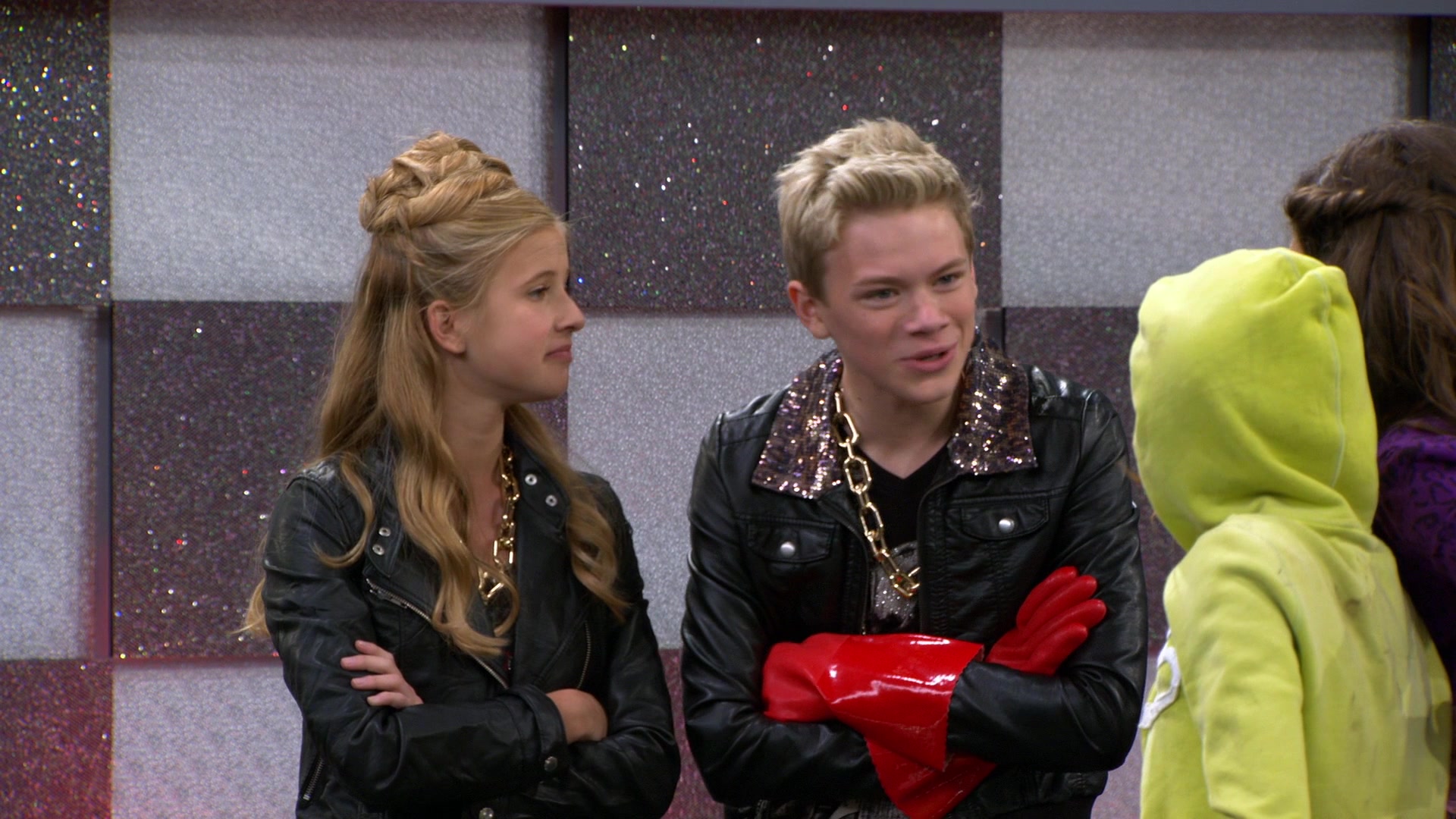 Shake_It_Up_S01E08_1080p_BTD_002430.jpg