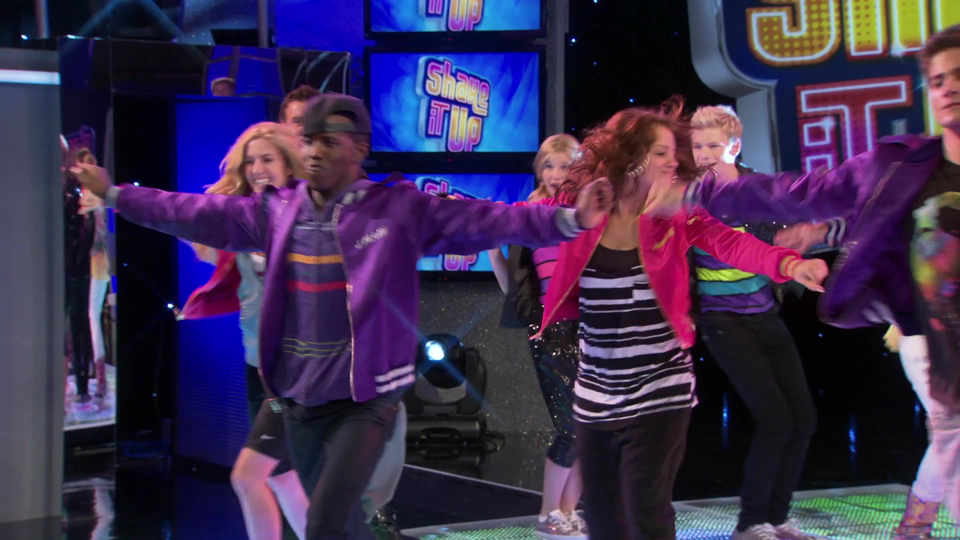 Shake_It_Up_S01E08_1080p_BTD_002664.jpg Shake_It_Up_S01E08_1080p_BTD_002664.jpg