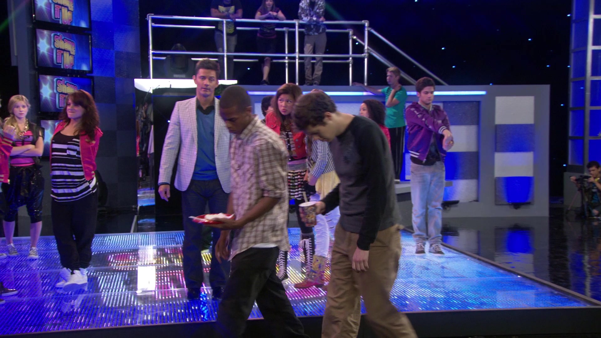Shake_It_Up_S01E08_1080p_BTD_002863.jpg Shake_It_Up_S01E08_1080p_BTD_002863.jpg