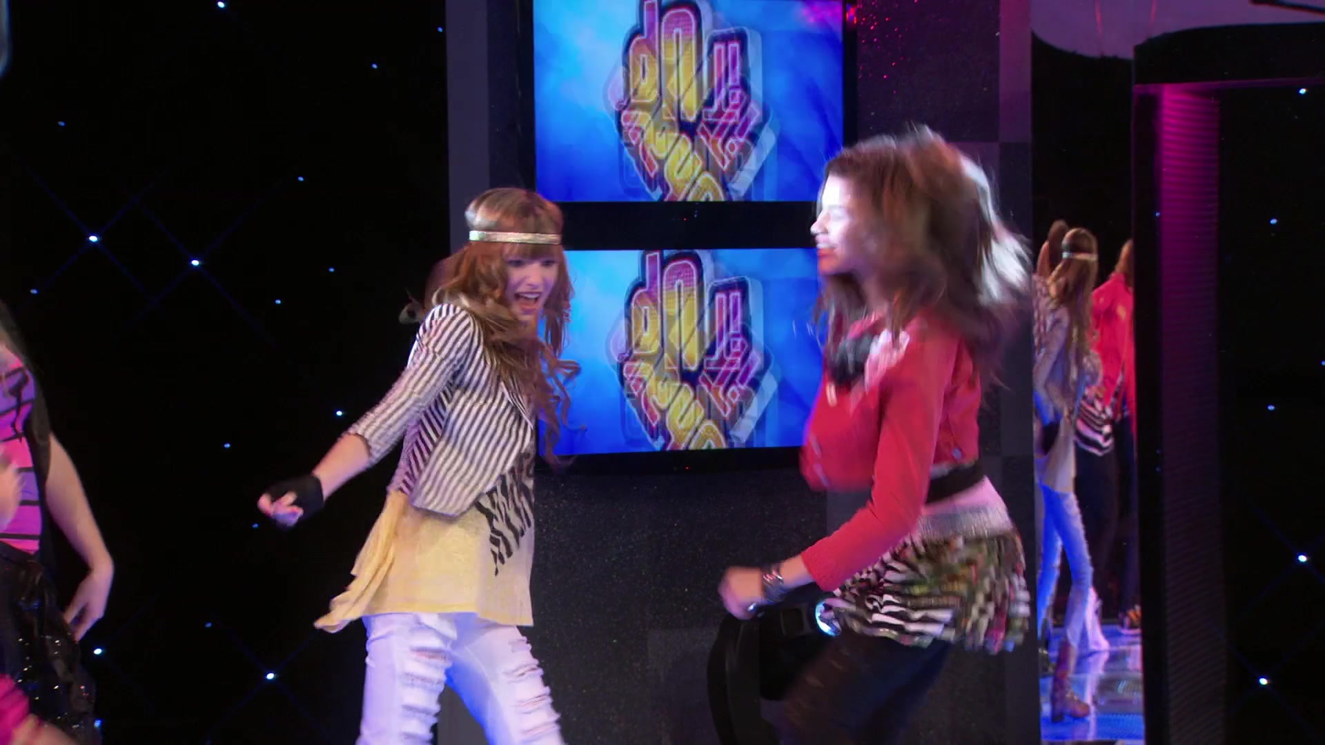 Shake_It_Up_S01E08_1080p_BTD_002943.jpg Shake_It_Up_S01E08_1080p_BTD_002943.jpg