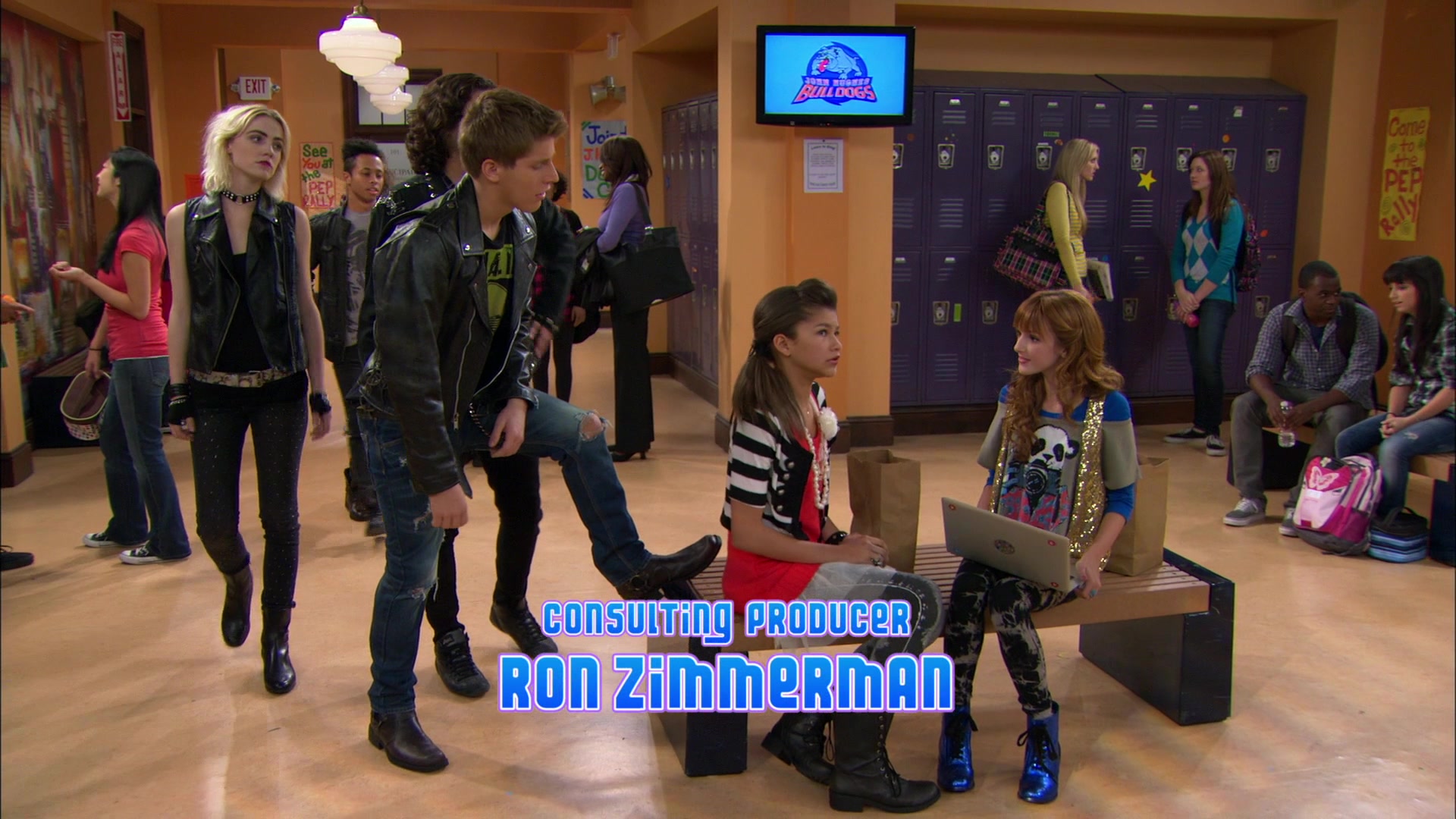 Shake_It_Up_S01E09_1080p_BTD_000338.jpg Shake_It_Up_S01E09_1080p_BTD_000338.jpg
