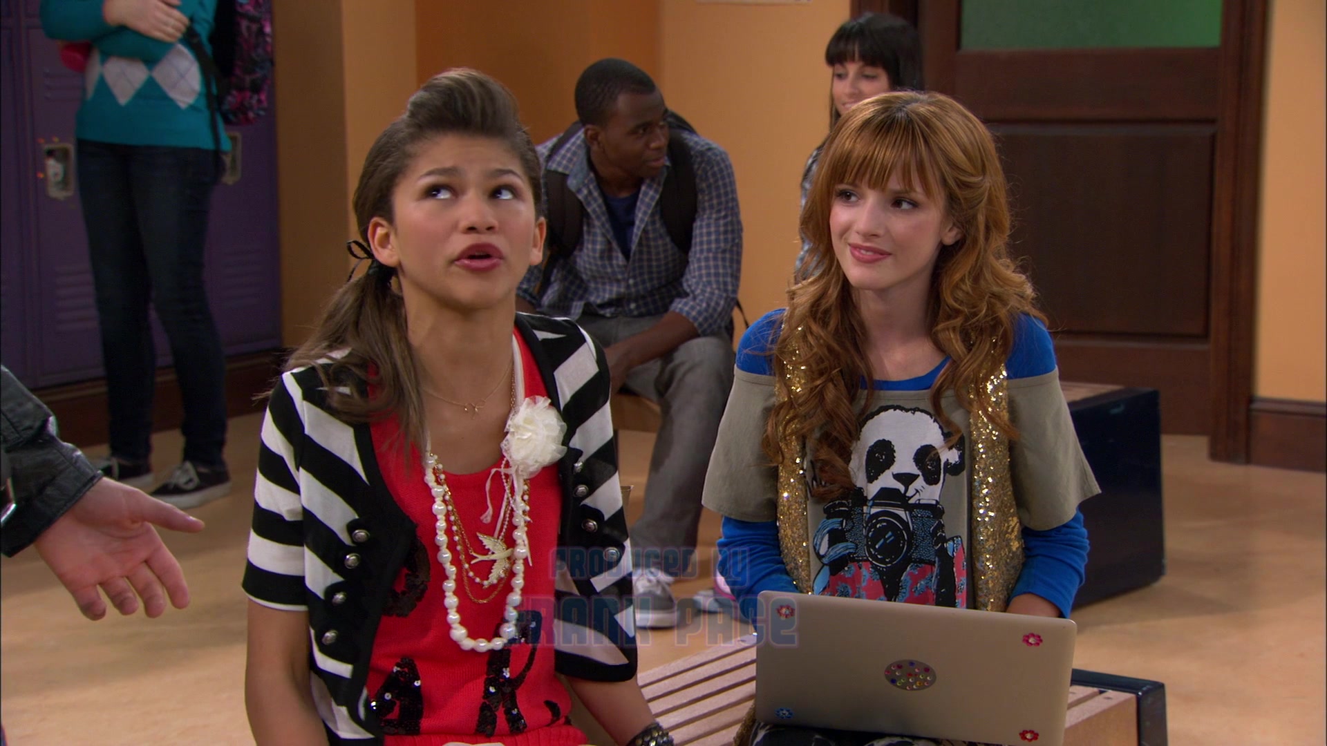 Shake_It_Up_S01E09_1080p_BTD_000357.jpg