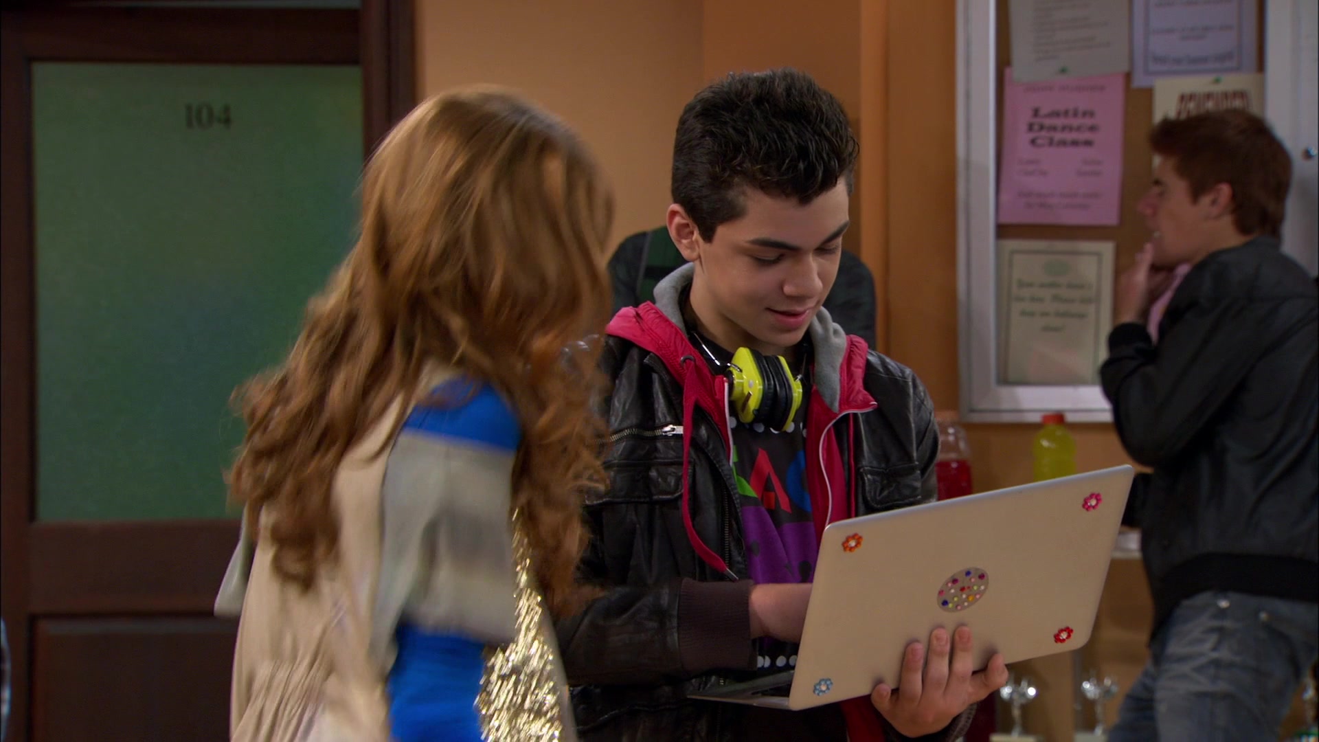 Shake_It_Up_S01E09_1080p_BTD_000460.jpg