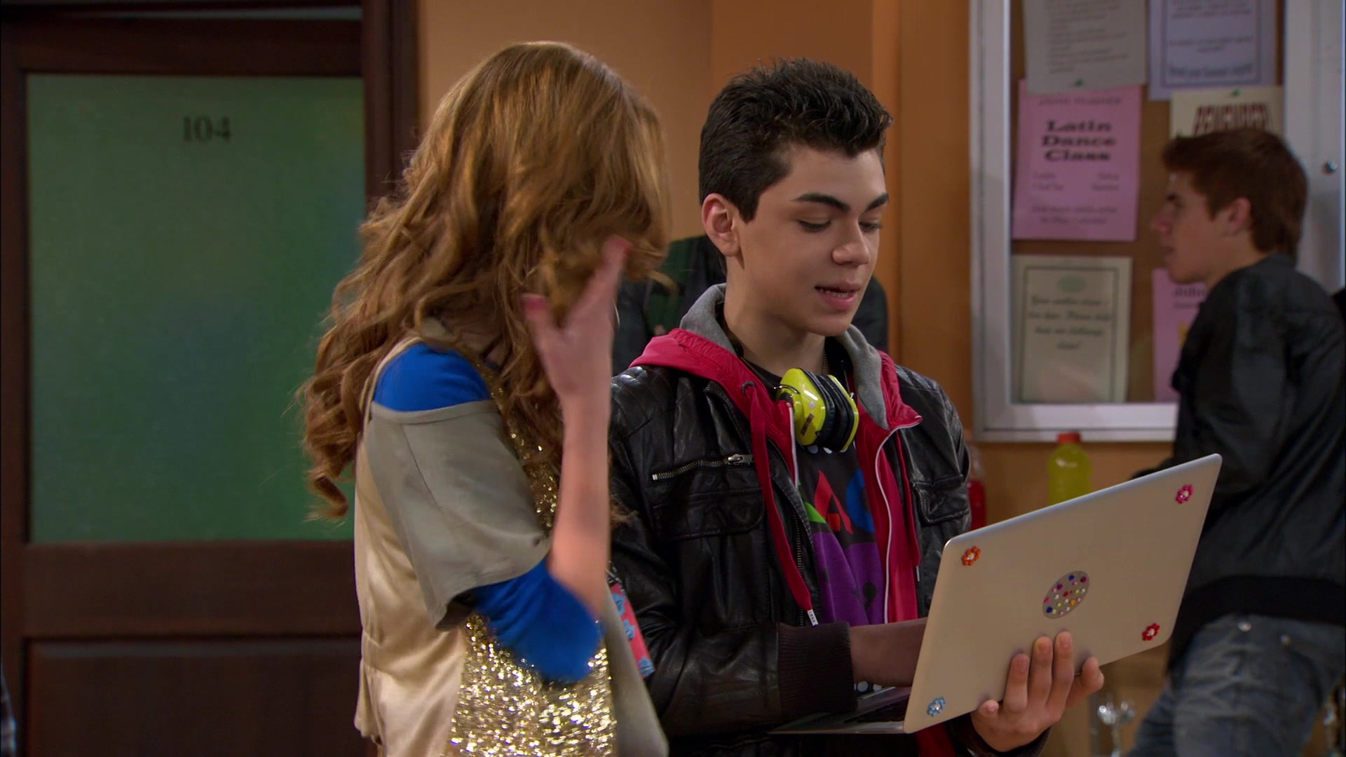 Shake_It_Up_S01E09_1080p_BTD_000466.jpg Shake_It_Up_S01E09_1080p_BTD_000466.jpg