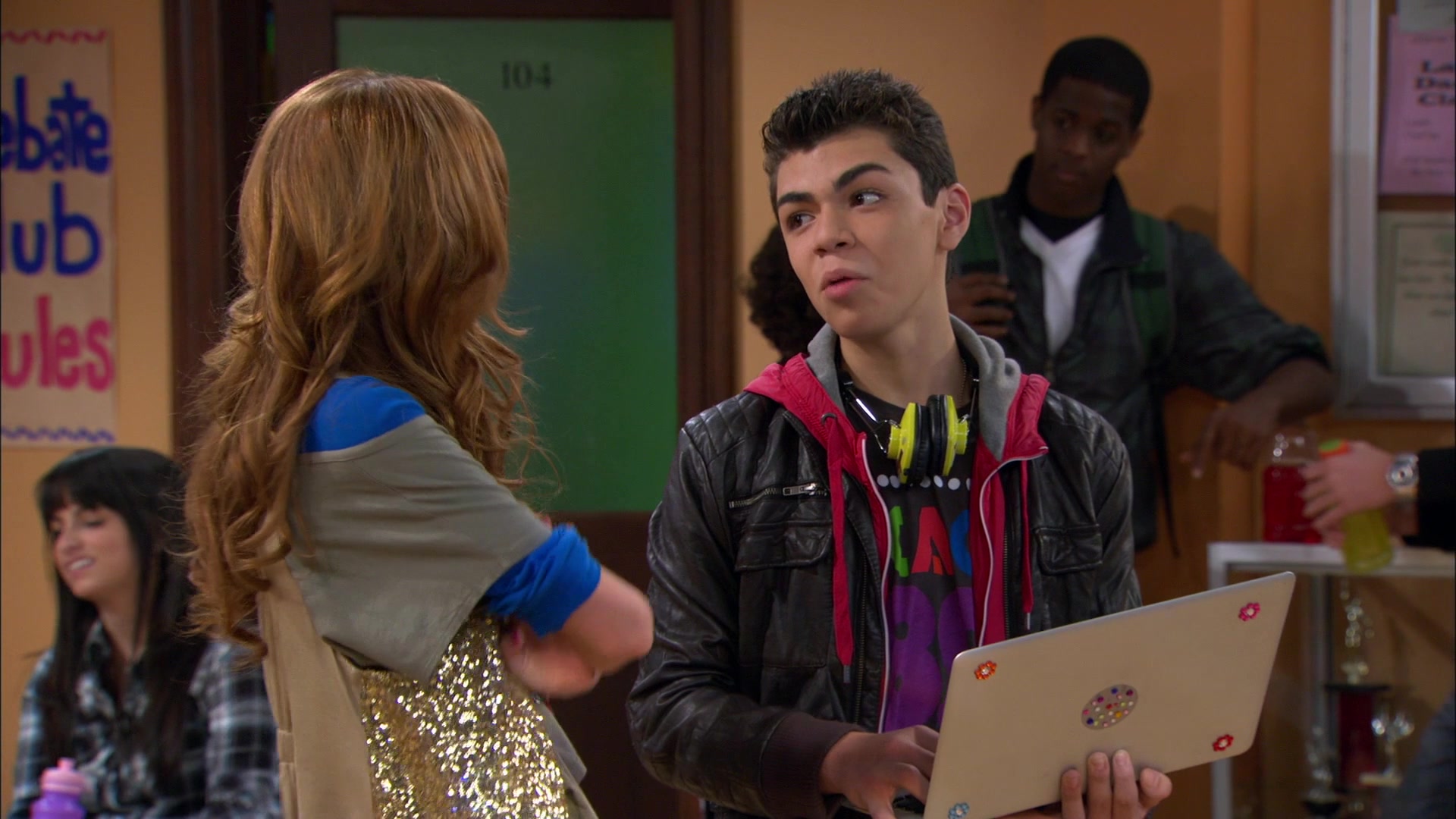 Shake_It_Up_S01E09_1080p_BTD_000497.jpg Shake_It_Up_S01E09_1080p_BTD_000497.jpg