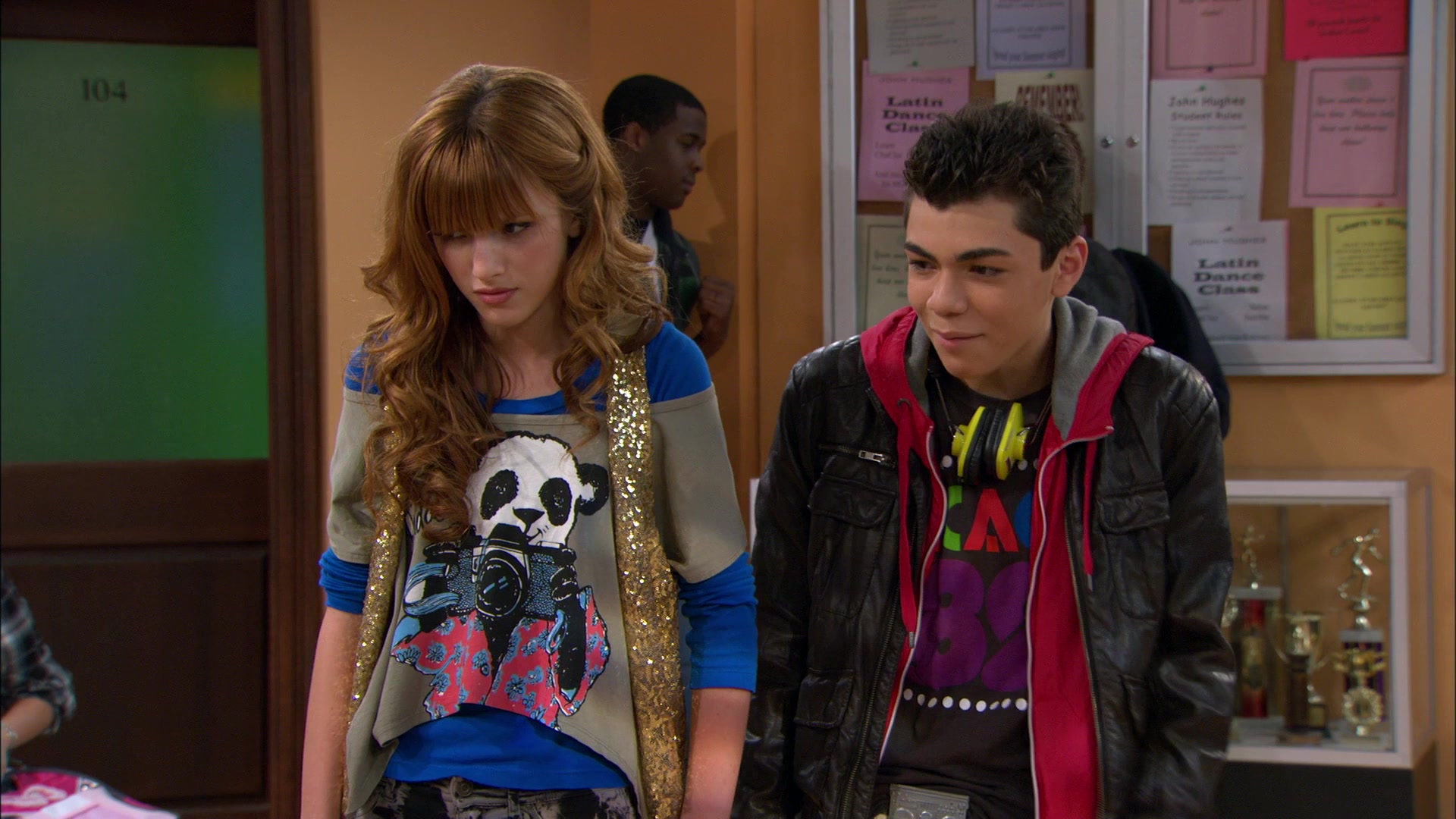 Shake_It_Up_S01E09_1080p_BTD_000568.jpg Shake_It_Up_S01E09_1080p_BTD_000568.jpg