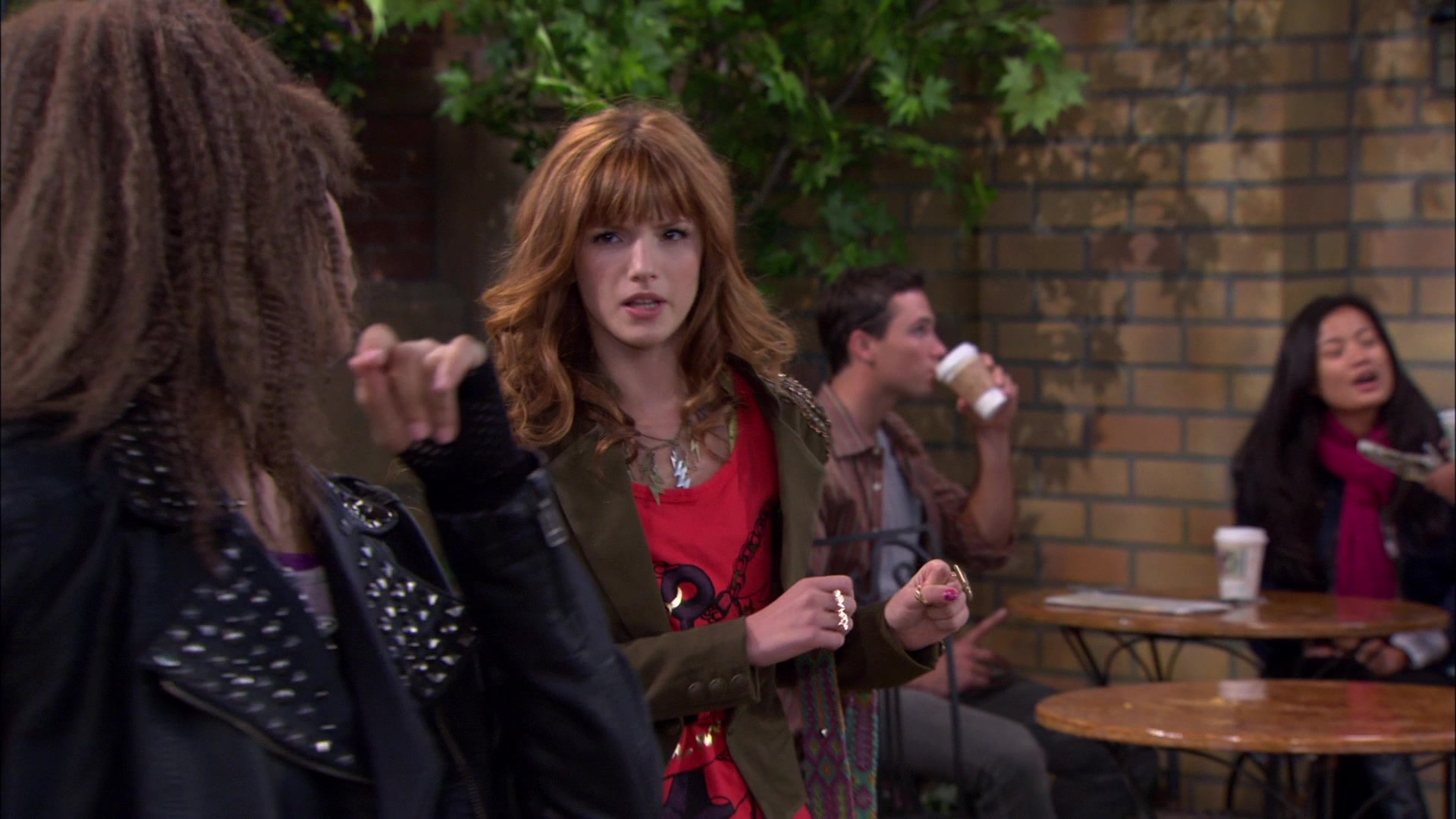 Shake_It_Up_S01E09_1080p_BTD_001693.jpg