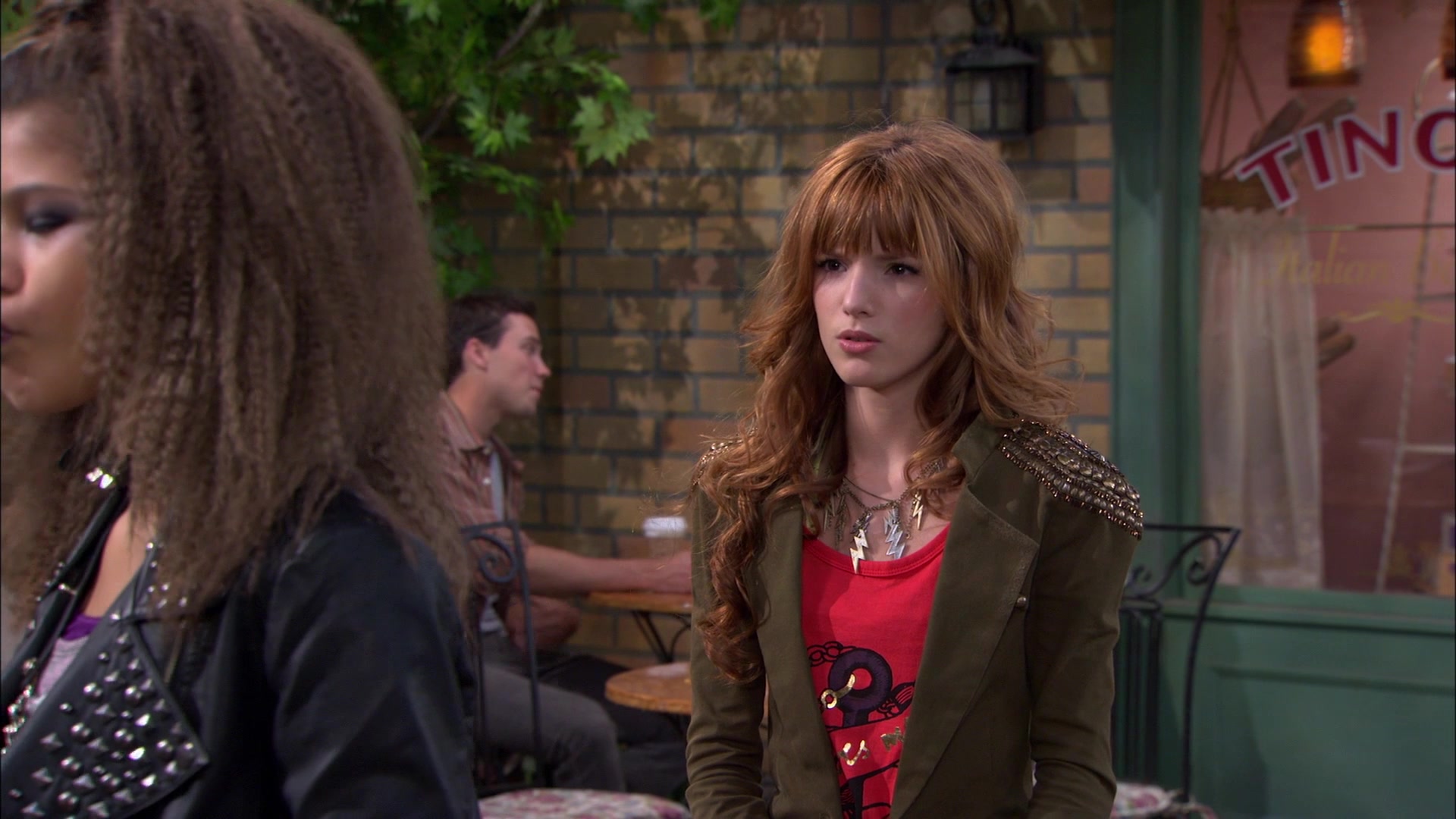 Shake_It_Up_S01E09_1080p_BTD_001751.jpg Shake_It_Up_S01E09_1080p_BTD_001751.jpg