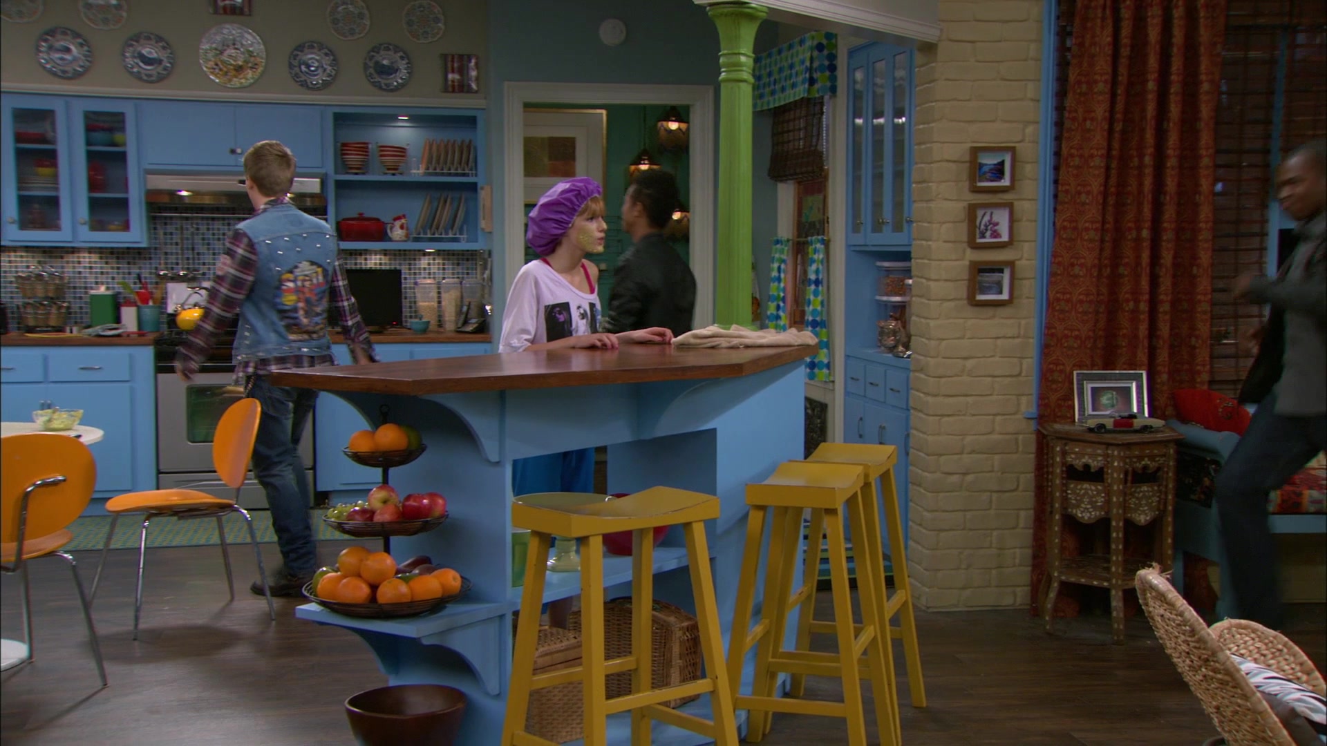 Shake_It_Up_S01E09_1080p_BTD_001941.jpg
