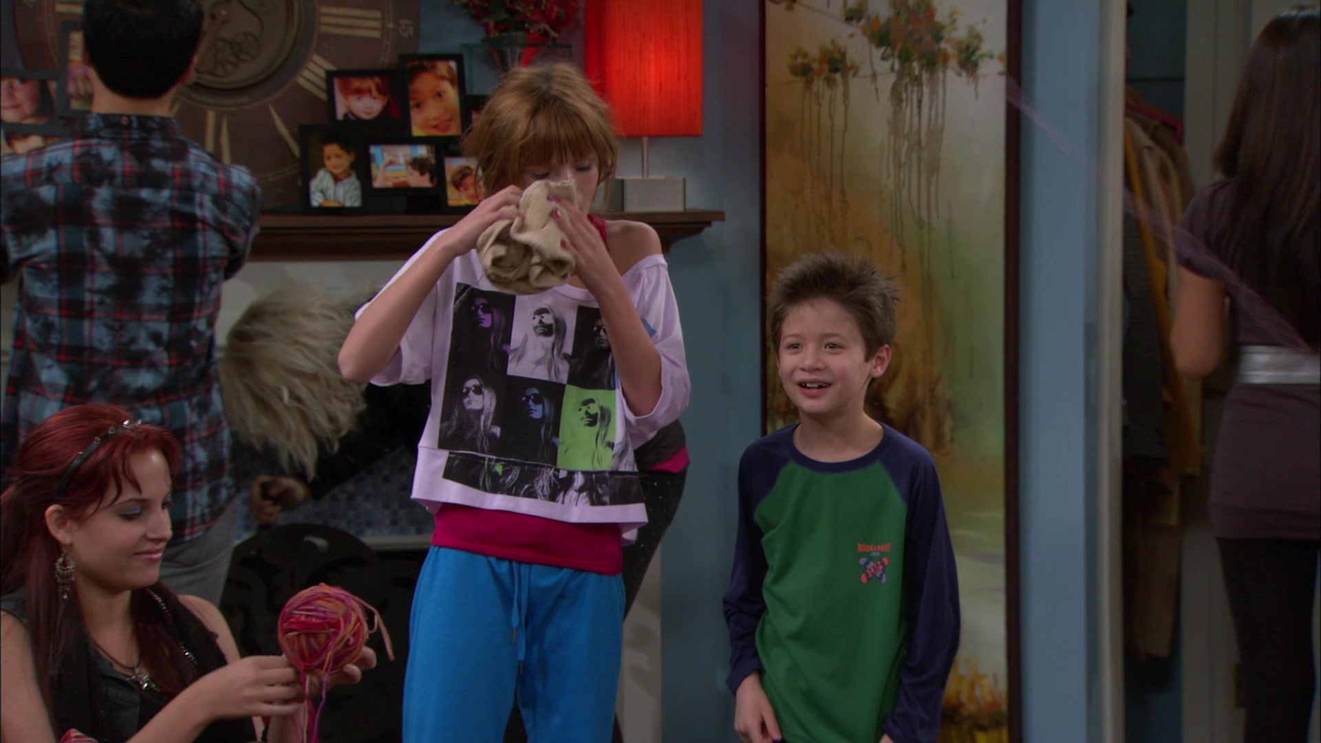 Shake_It_Up_S01E09_1080p_BTD_002055.jpg Shake_It_Up_S01E09_1080p_BTD_002055.jpg