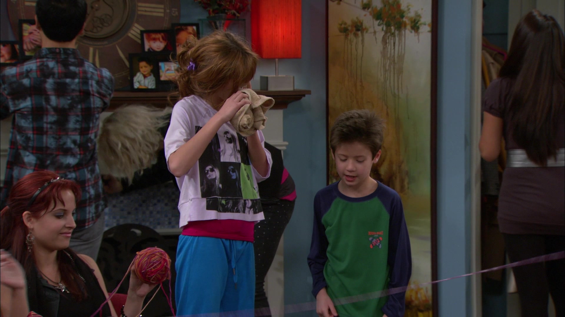 Shake_It_Up_S01E09_1080p_BTD_002057.jpg Shake_It_Up_S01E09_1080p_BTD_002057.jpg