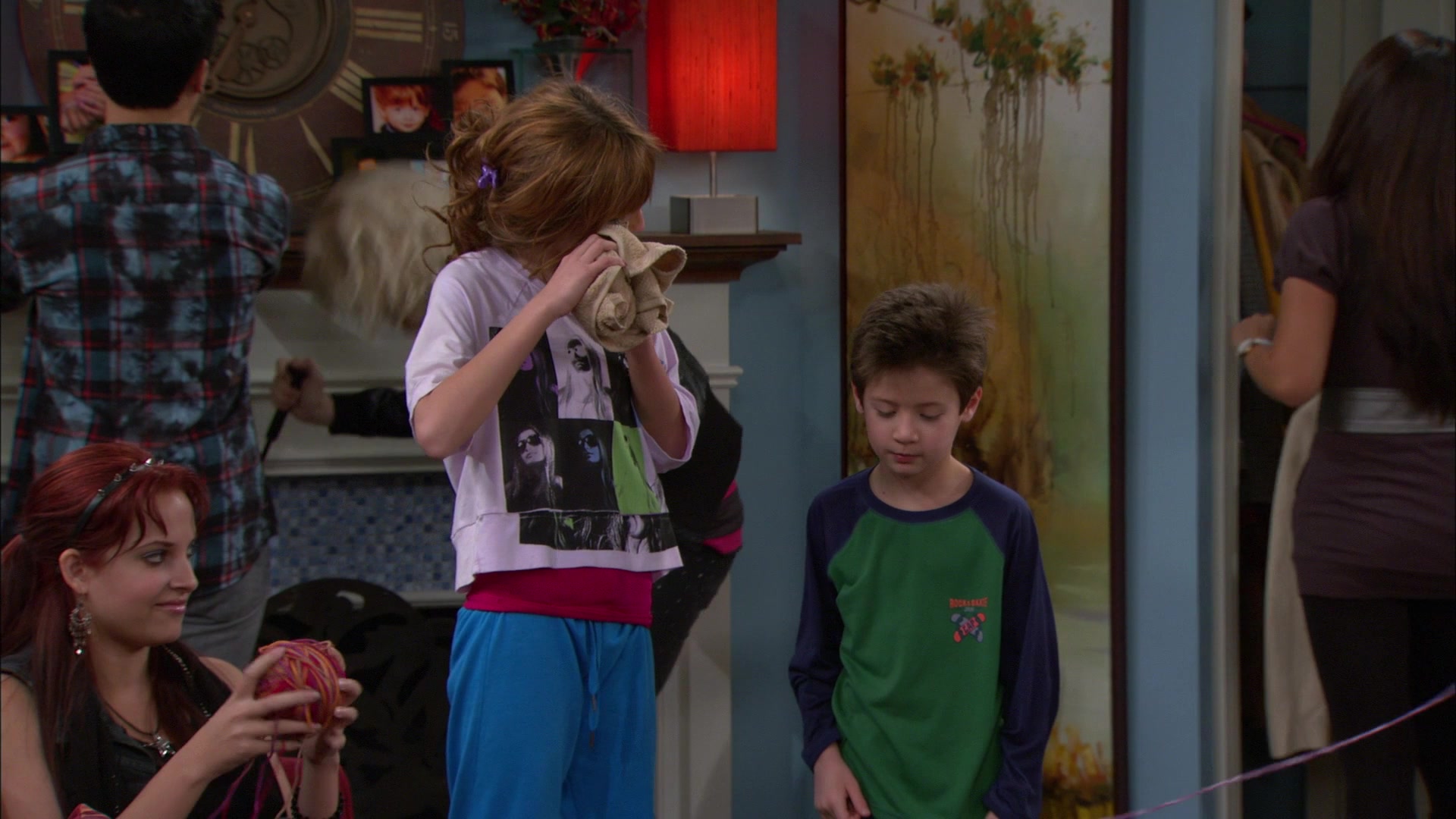 Shake_It_Up_S01E09_1080p_BTD_002058.jpg Shake_It_Up_S01E09_1080p_BTD_002058.jpg