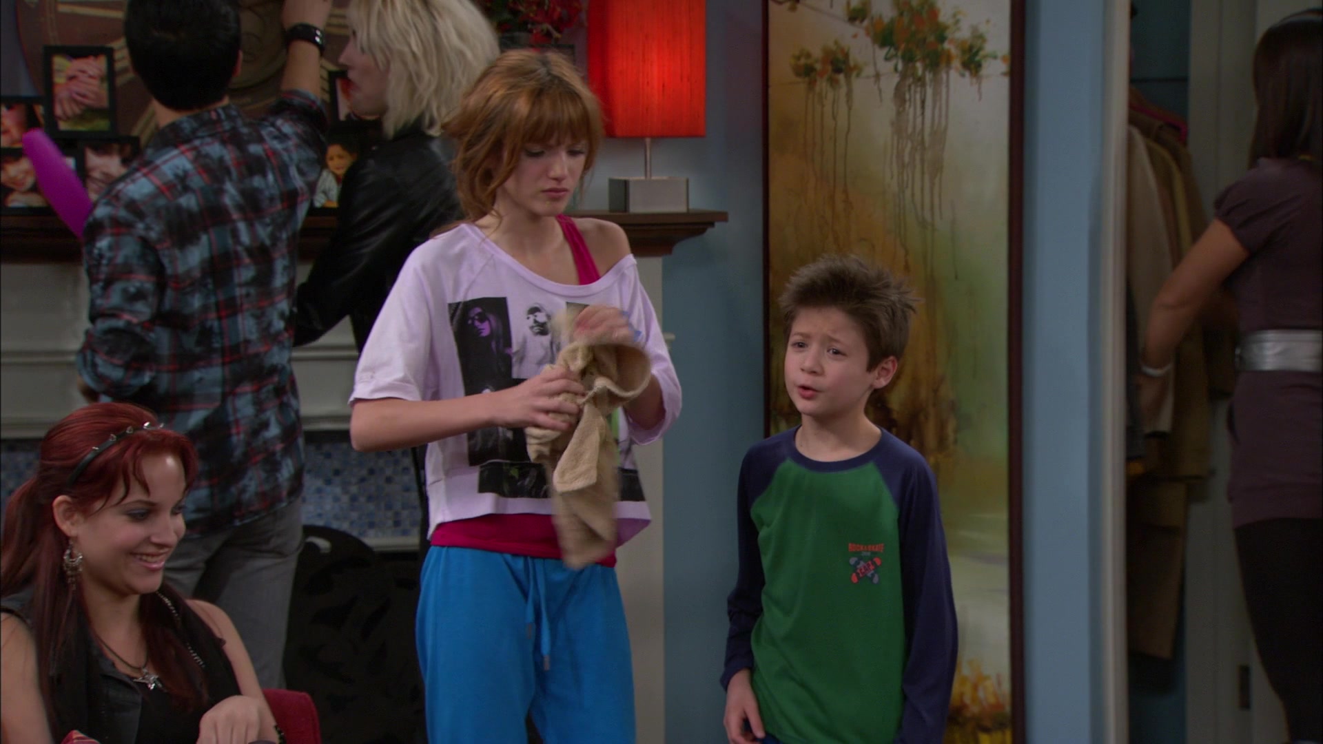 Shake_It_Up_S01E09_1080p_BTD_002065.jpg