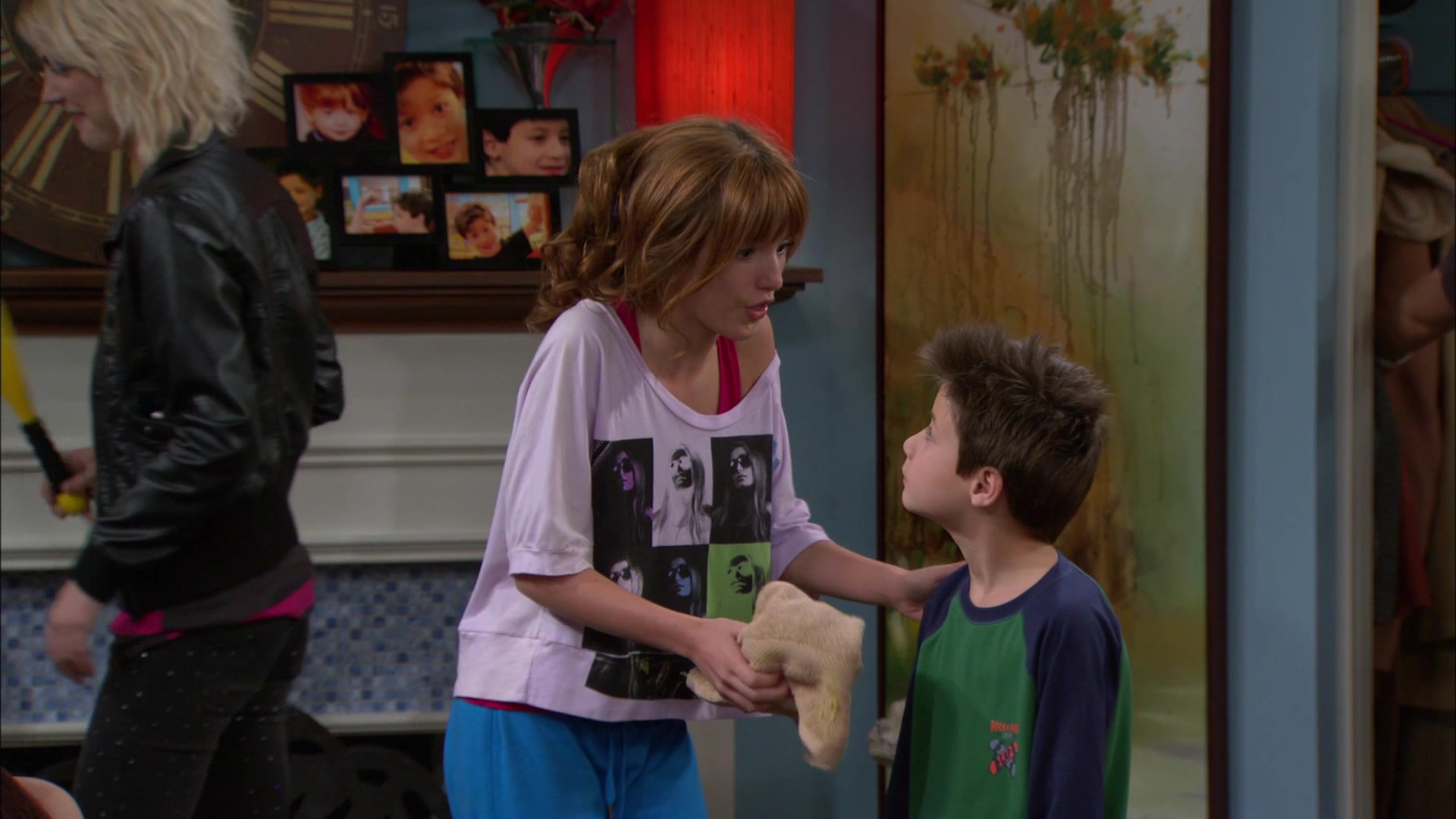 Shake_It_Up_S01E09_1080p_BTD_002086.jpg Shake_It_Up_S01E09_1080p_BTD_002086.jpg