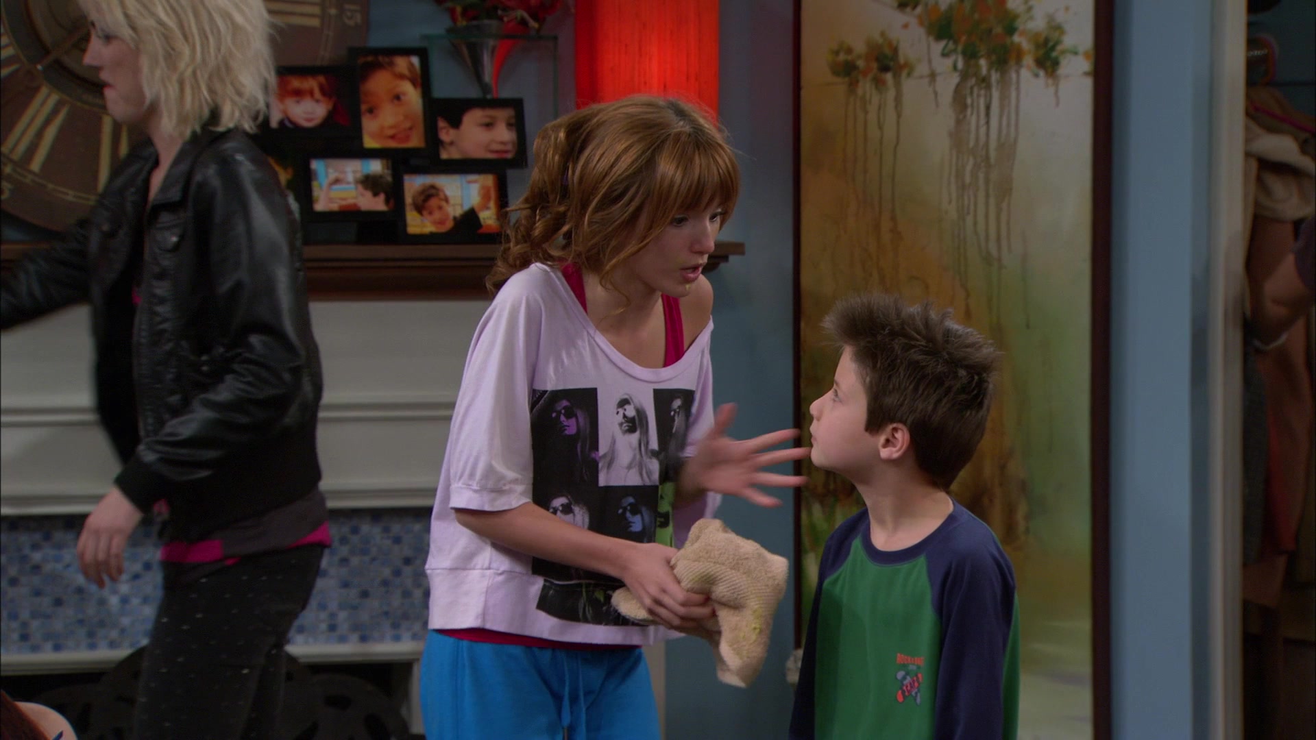 Shake_It_Up_S01E09_1080p_BTD_002087.jpg Shake_It_Up_S01E09_1080p_BTD_002087.jpg