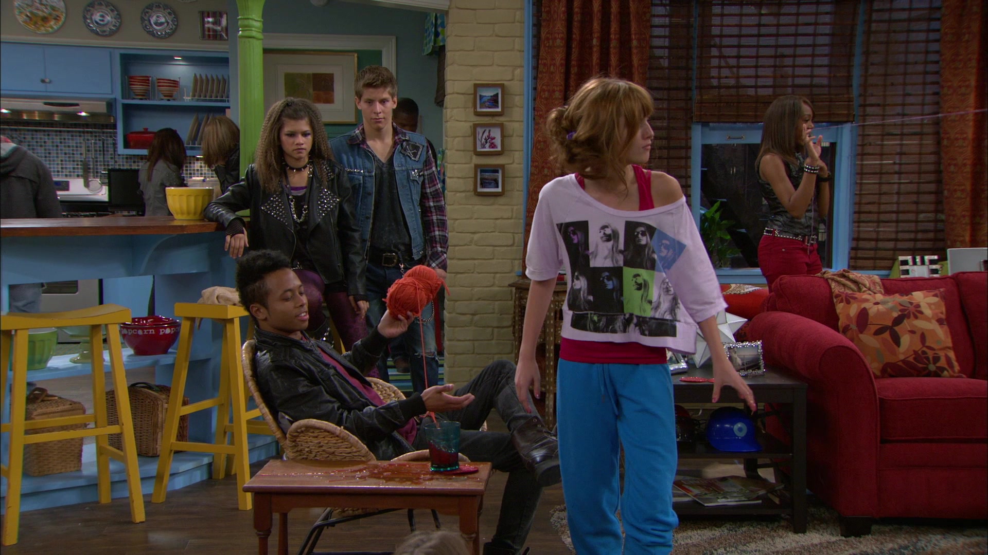 Shake_It_Up_S01E09_1080p_BTD_002162.jpg Shake_It_Up_S01E09_1080p_BTD_002162.jpg