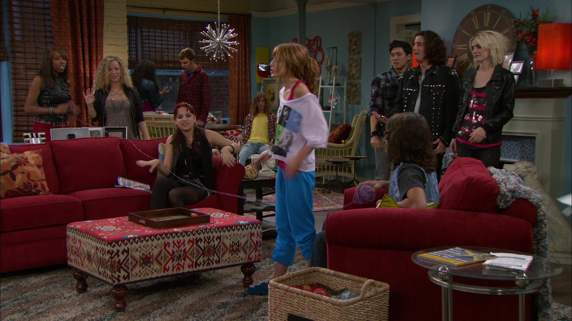 Shake_It_Up_S01E09_1080p_BTD_002192.jpg