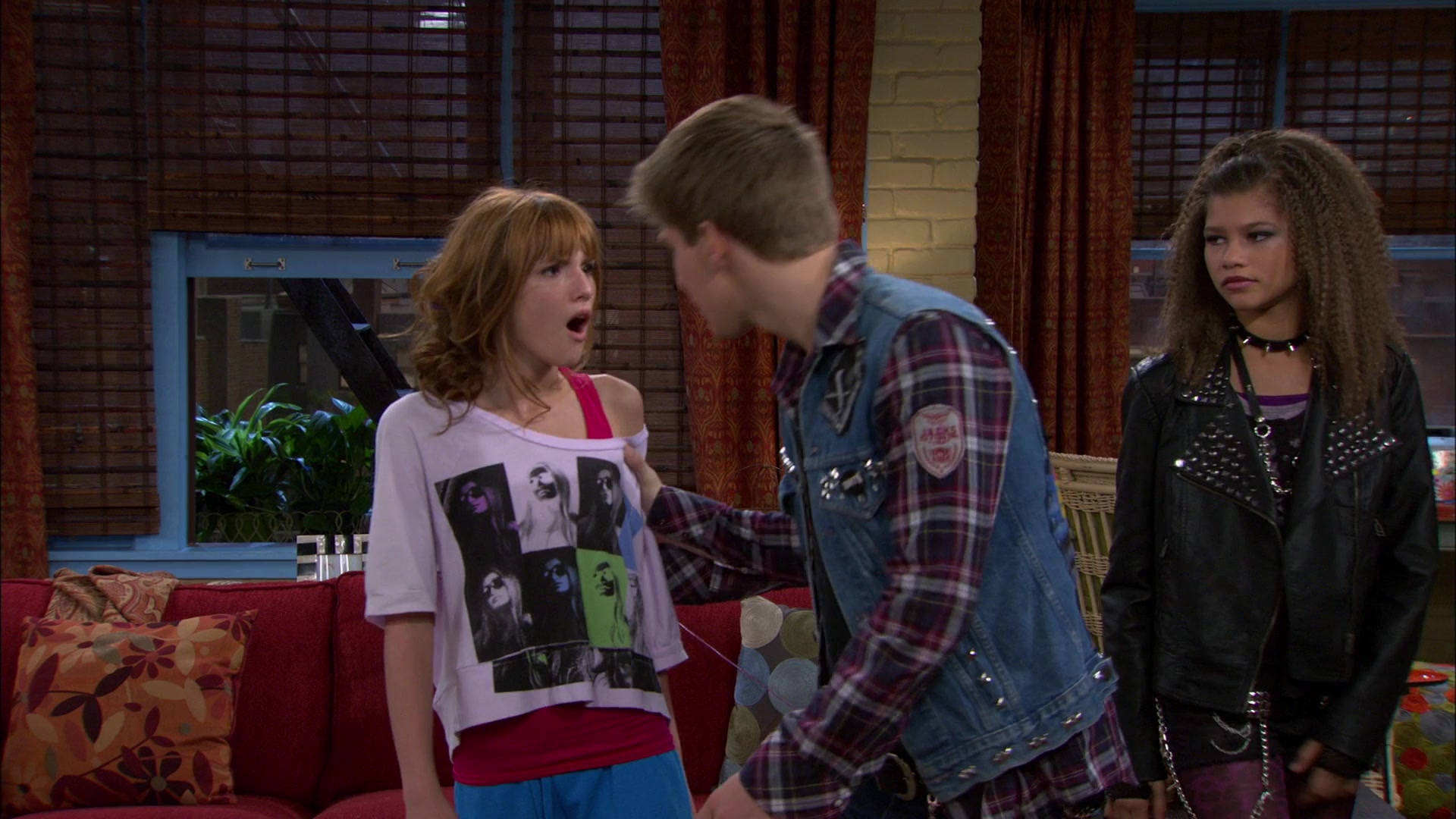 Shake_It_Up_S01E09_1080p_BTD_002219.jpg Shake_It_Up_S01E09_1080p_BTD_002219.jpg