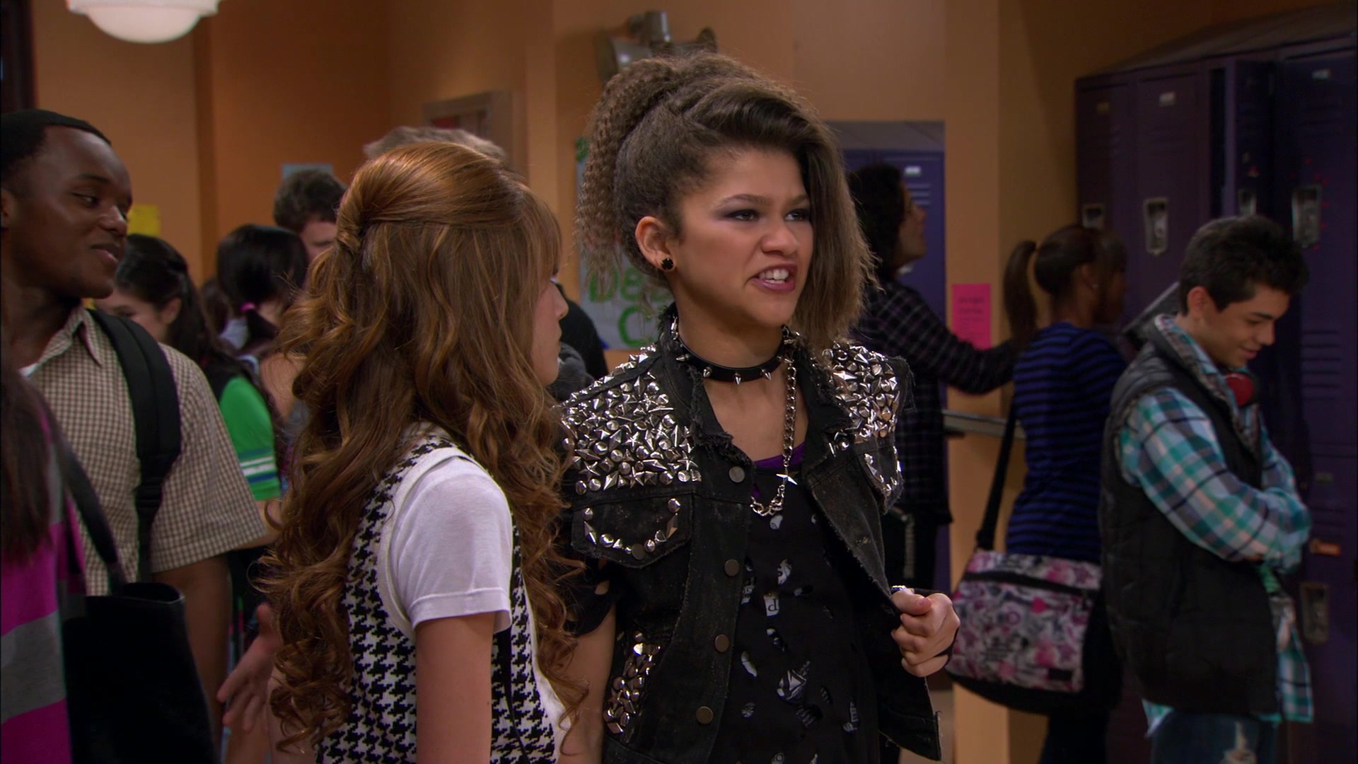 Shake_It_Up_S01E09_1080p_BTD_002260.jpg