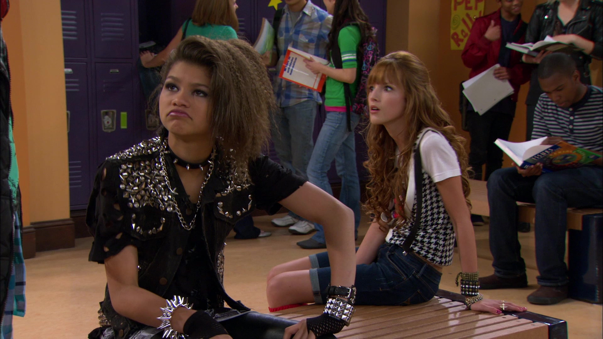Shake_It_Up_S01E09_1080p_BTD_002339.jpg