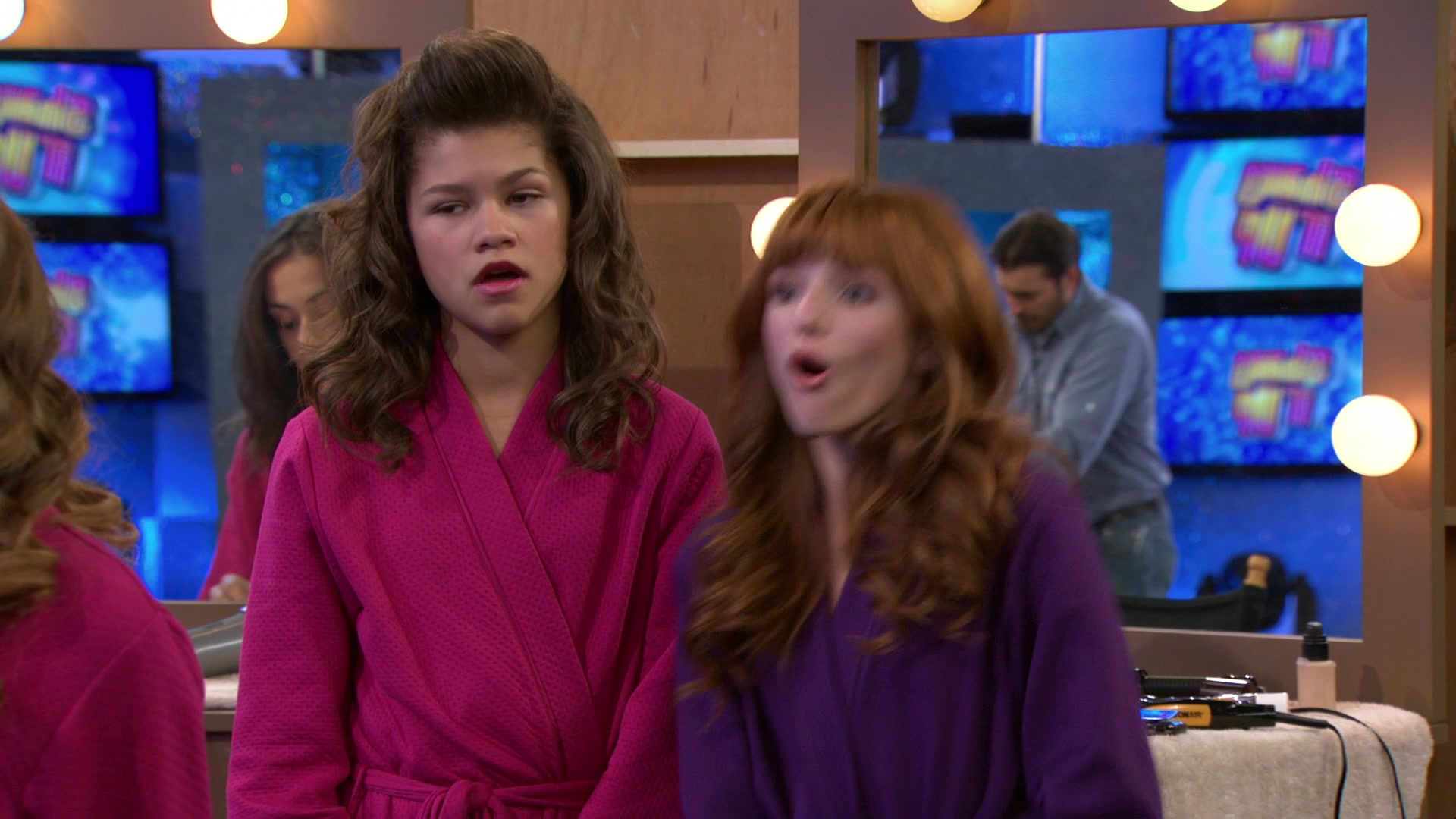 Shake_It_Up_S01E10_1080p_BTD_000206.jpg