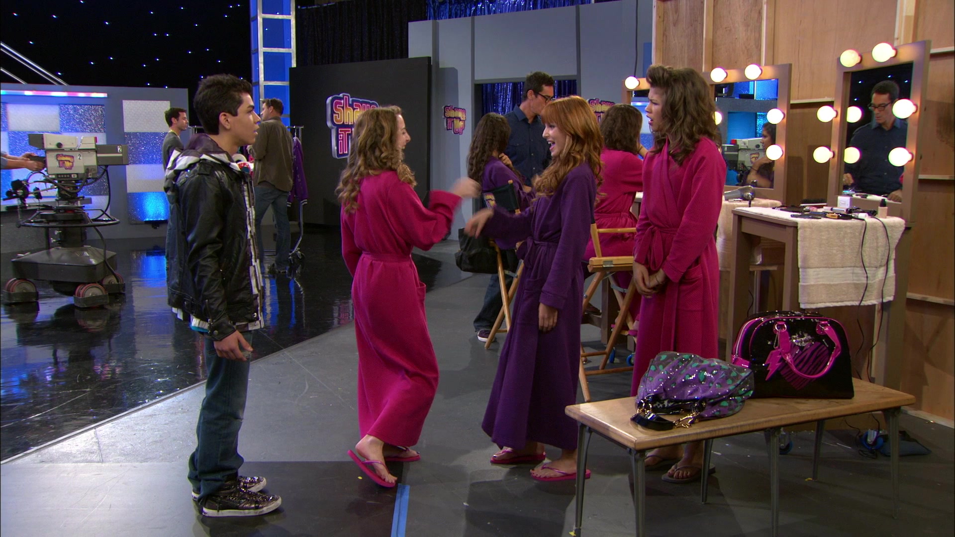 Shake_It_Up_S01E10_1080p_BTD_000213.jpg Shake_It_Up_S01E10_1080p_BTD_000213.jpg