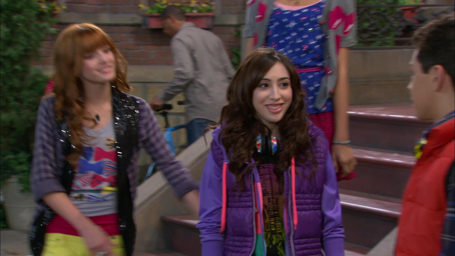 Shake_It_Up_S01E10_1080p_BTD_001422.jpg Shake_It_Up_S01E10_1080p_BTD_001422.jpg