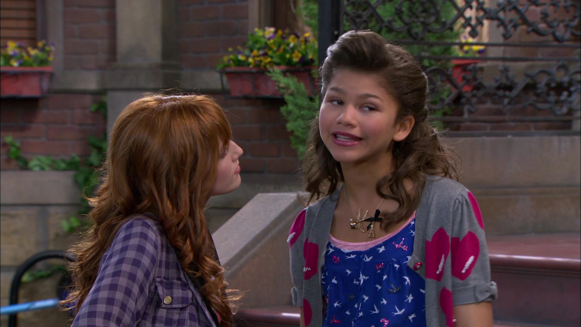 Shake_It_Up_S01E10_1080p_BTD_001475.jpg Shake_It_Up_S01E10_1080p_BTD_001475.jpg