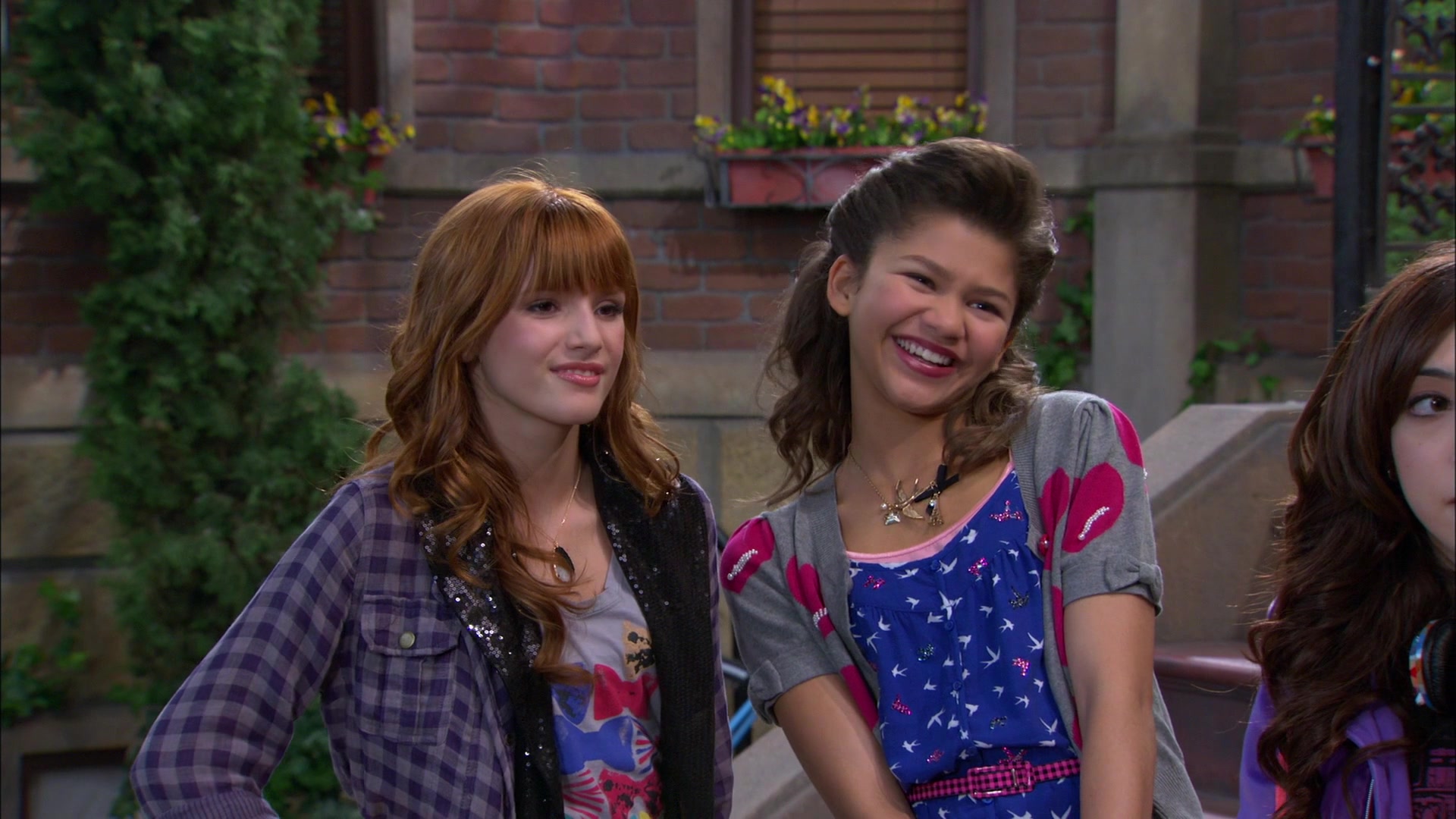 Shake_It_Up_S01E10_1080p_BTD_001499.jpg Shake_It_Up_S01E10_1080p_BTD_001499.jpg