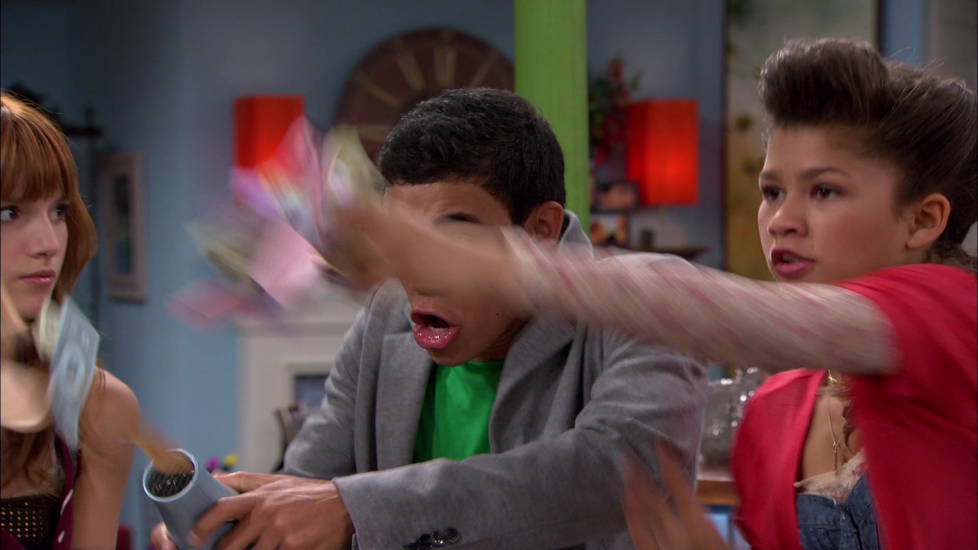 Shake_It_Up_S01E10_1080p_BTD_001920.jpg Shake_It_Up_S01E10_1080p_BTD_001920.jpg