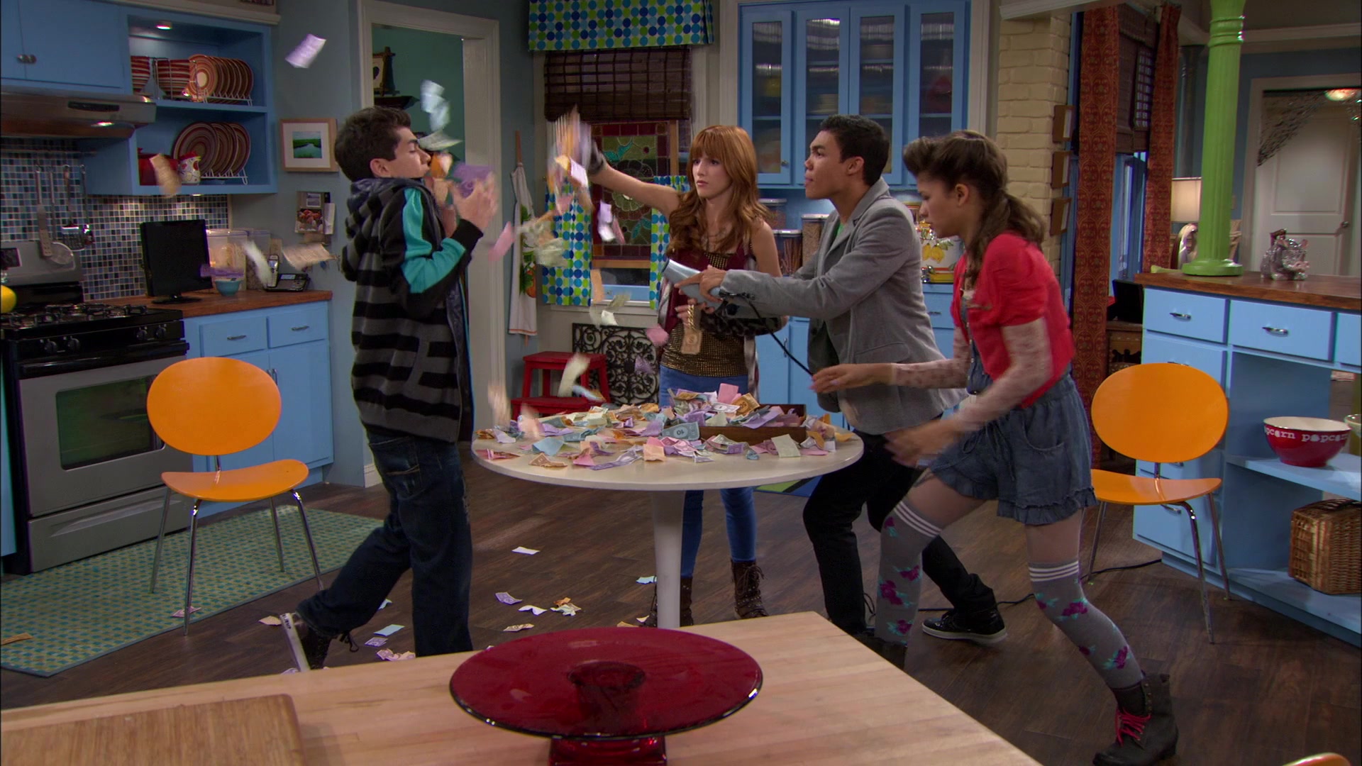 Shake_It_Up_S01E10_1080p_BTD_001921.jpg Shake_It_Up_S01E10_1080p_BTD_001921.jpg