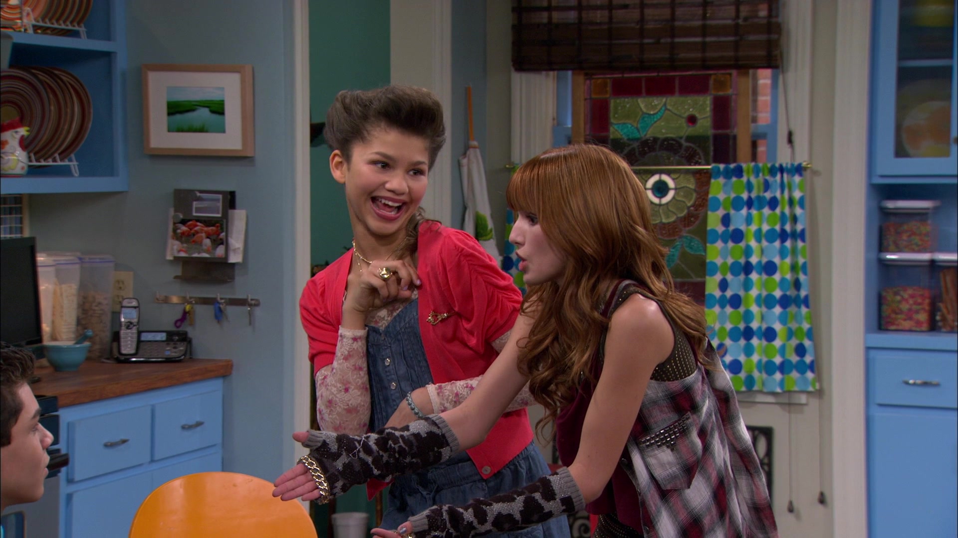 Shake_It_Up_S01E10_1080p_BTD_002071.jpg