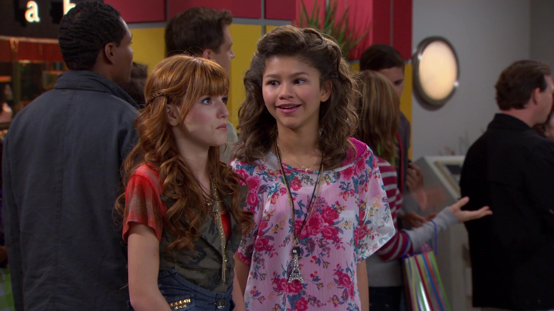 Shake_It_Up_S01E10_1080p_BTD_002404.jpg