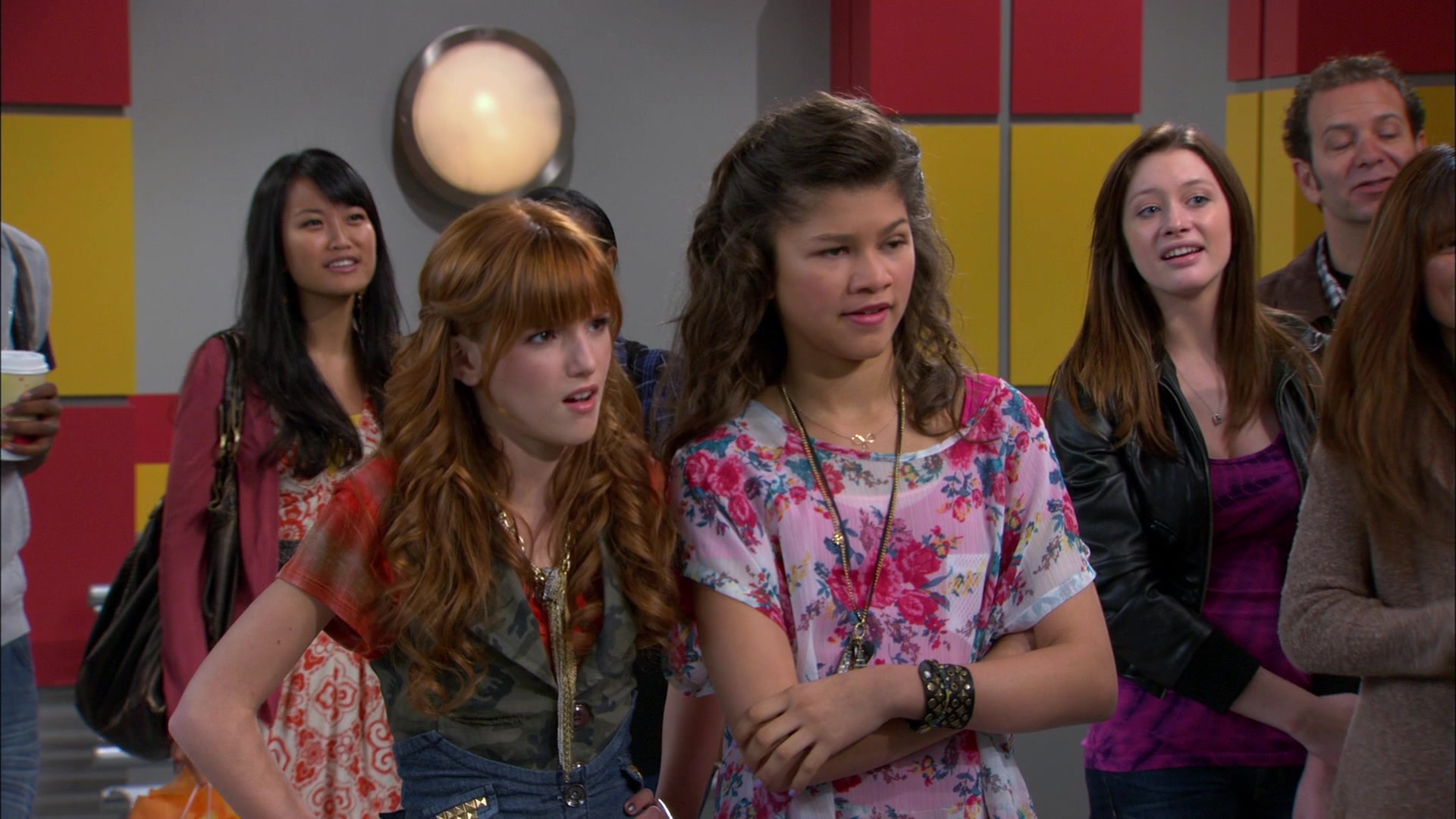 Shake_It_Up_S01E10_1080p_BTD_002759.jpg