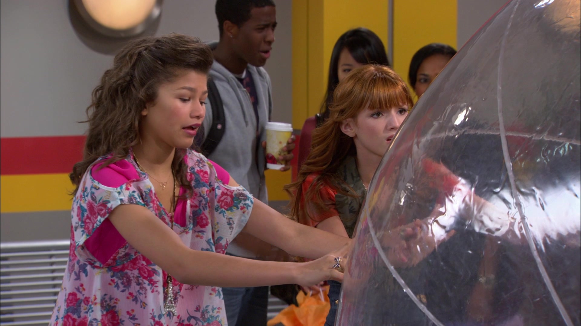 Shake_It_Up_S01E10_1080p_BTD_002916.jpg Shake_It_Up_S01E10_1080p_BTD_002916.jpg