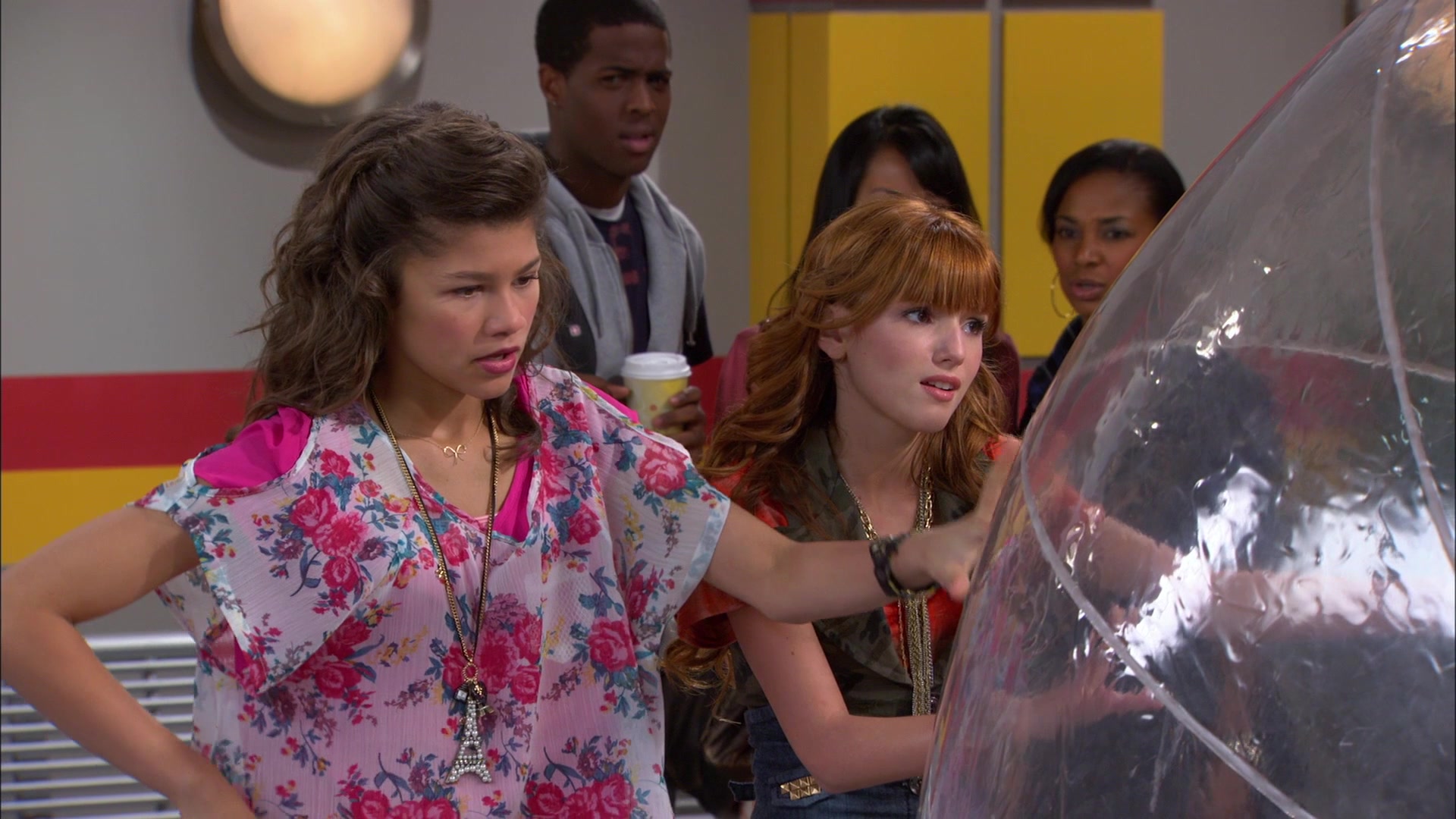 Shake_It_Up_S01E10_1080p_BTD_002940.jpg Shake_It_Up_S01E10_1080p_BTD_002940.jpg