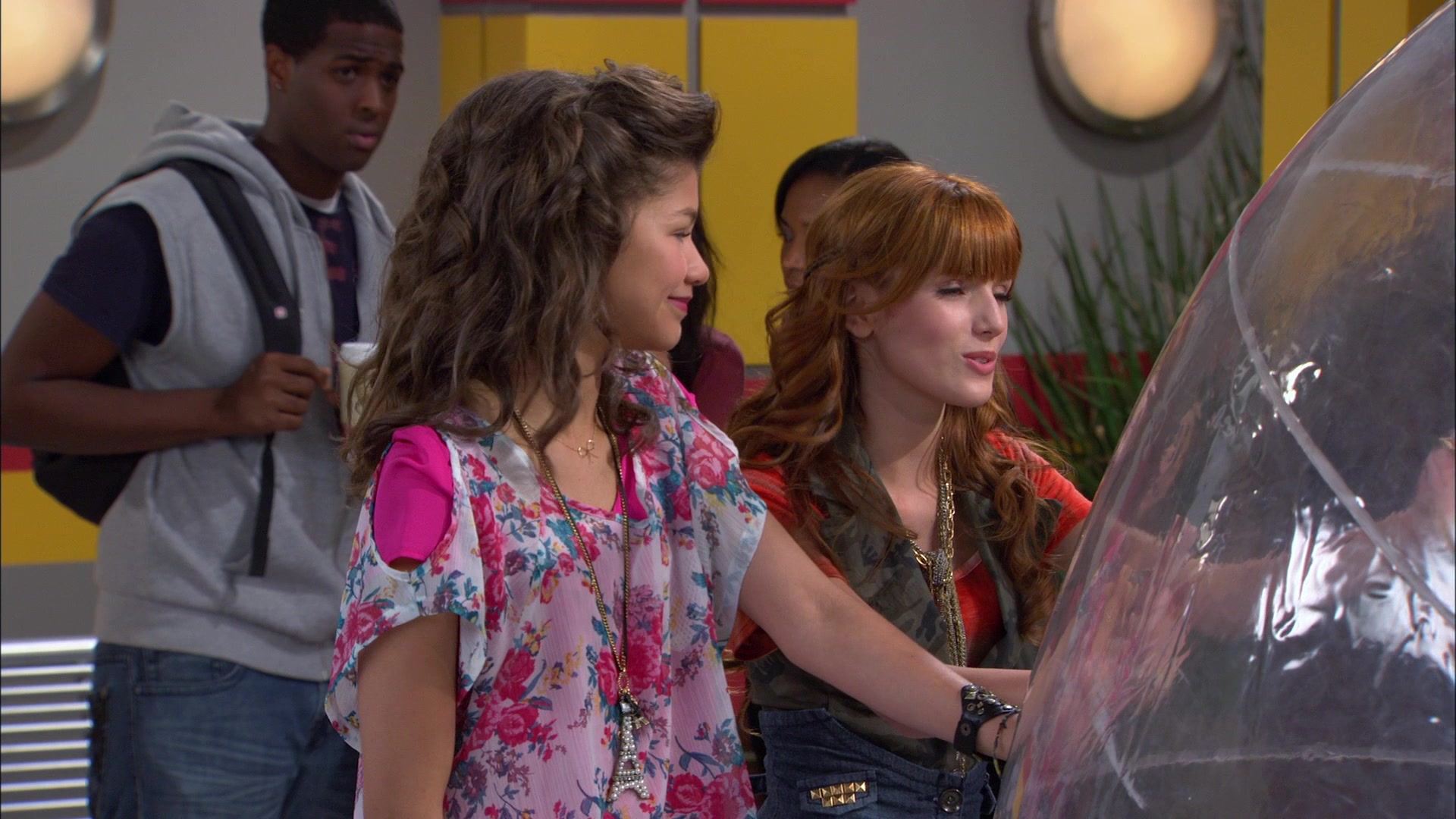 Shake_It_Up_S01E10_1080p_BTD_002992.jpg Shake_It_Up_S01E10_1080p_BTD_002992.jpg