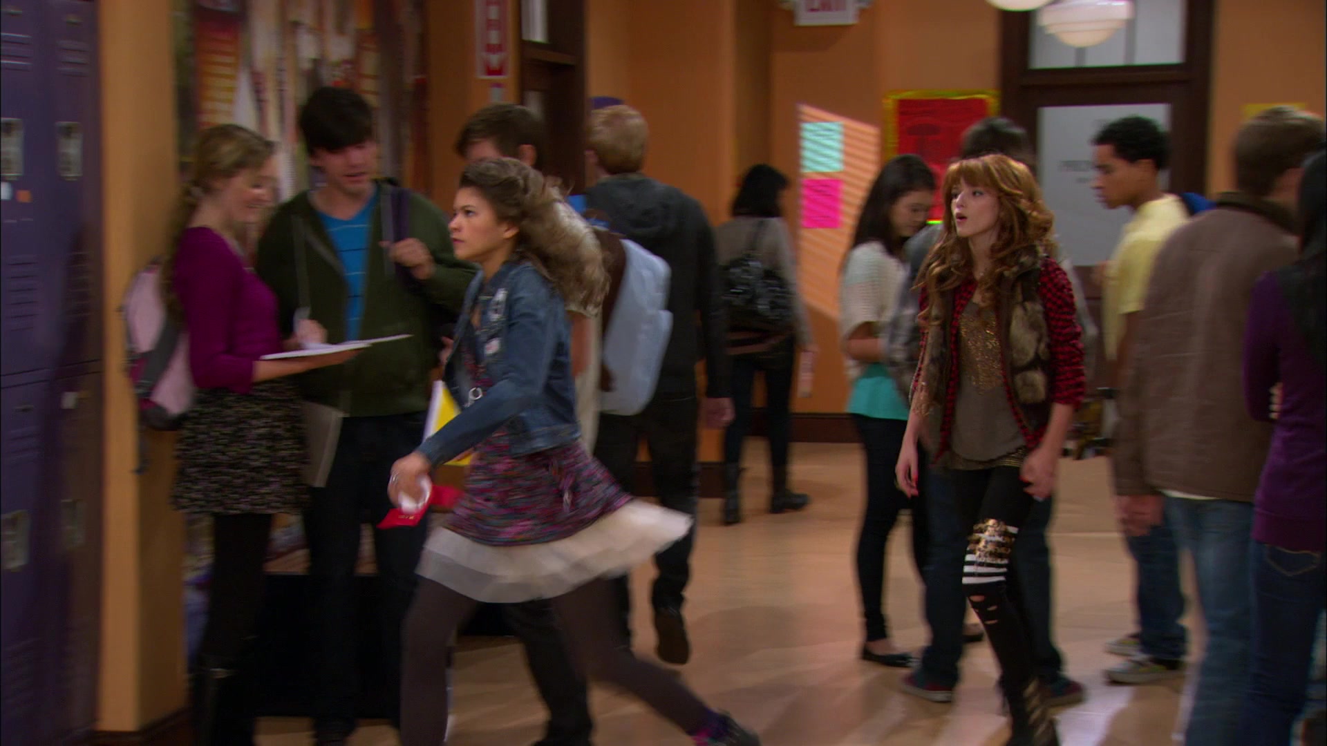Shake_It_Up_S01E11_1080p_BTD_000422.jpg