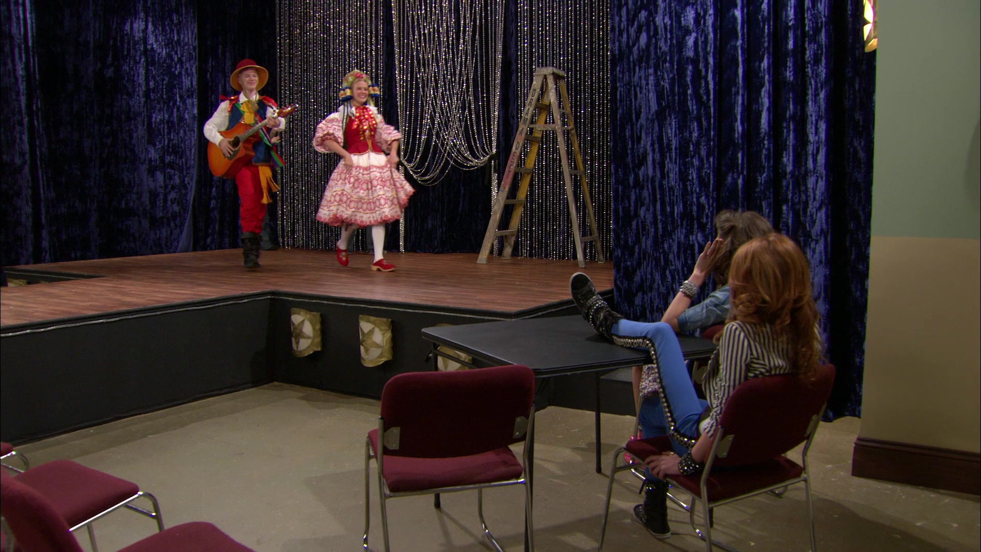 Shake_It_Up_S01E11_1080p_BTD_000930.jpg