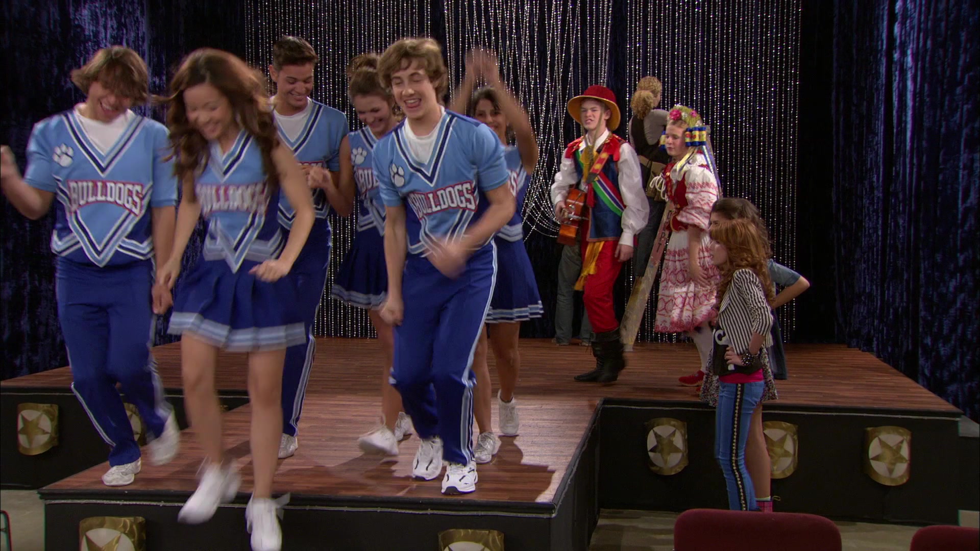 Shake_It_Up_S01E11_1080p_BTD_001112.jpg Shake_It_Up_S01E11_1080p_BTD_001112.jpg