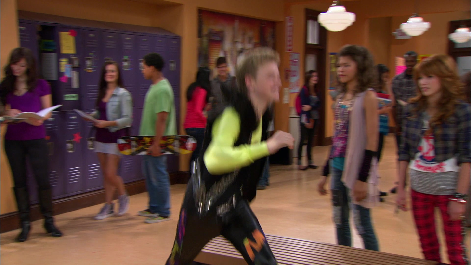 Shake_It_Up_S01E11_1080p_BTD_001534.jpg
