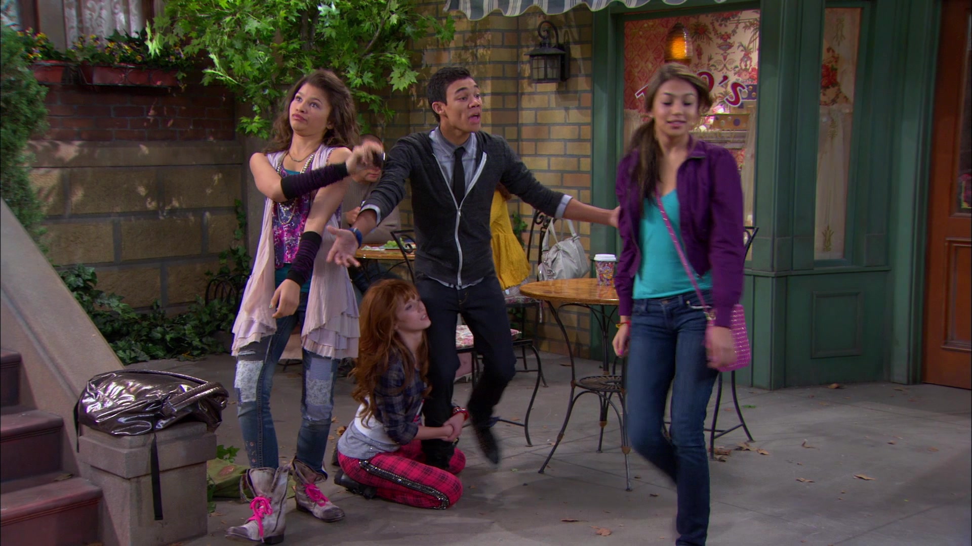Shake_It_Up_S01E11_1080p_BTD_001784.jpg Shake_It_Up_S01E11_1080p_BTD_001784.jpg