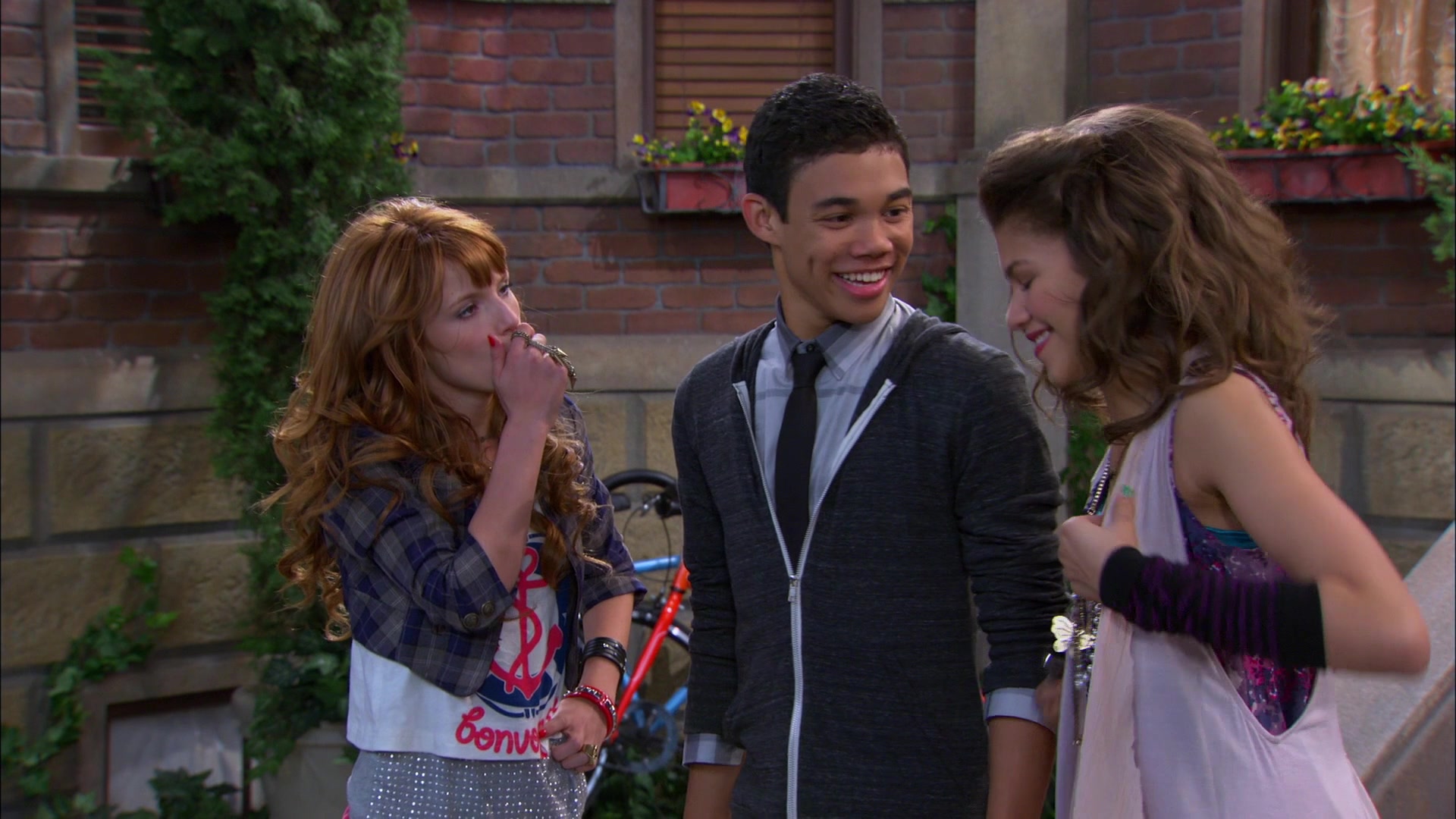 Shake_It_Up_S01E11_1080p_BTD_001812.jpg Shake_It_Up_S01E11_1080p_BTD_001812.jpg