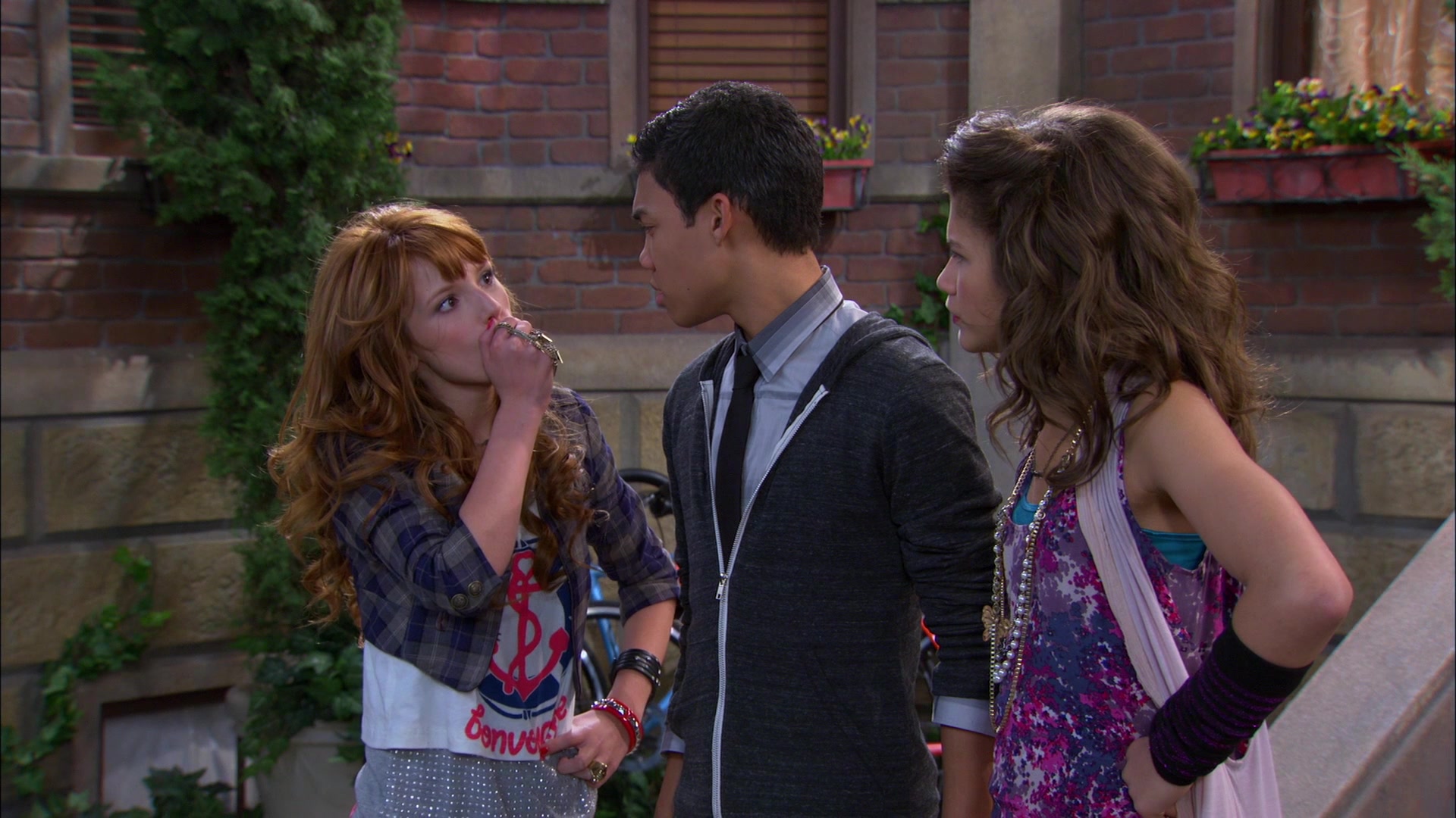Shake_It_Up_S01E11_1080p_BTD_001826.jpg Shake_It_Up_S01E11_1080p_BTD_001826.jpg