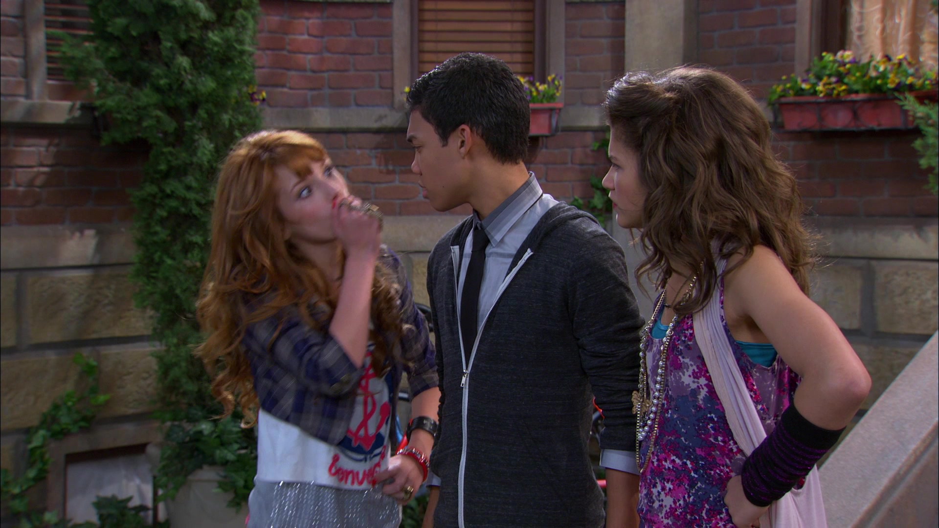 Shake_It_Up_S01E11_1080p_BTD_001827.jpg Shake_It_Up_S01E11_1080p_BTD_001827.jpg